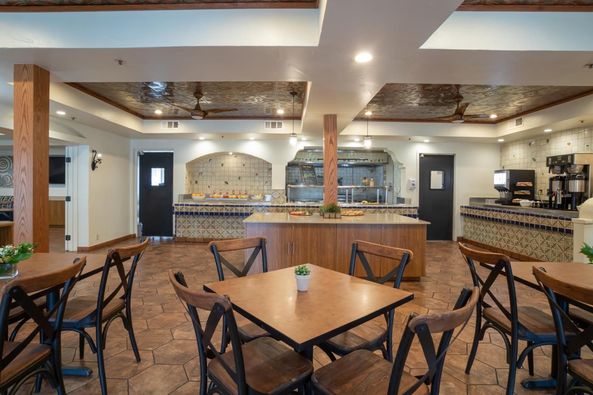 Oxford Suites Pismo Beach gallery photo in Pismo Beach, CA — image 22