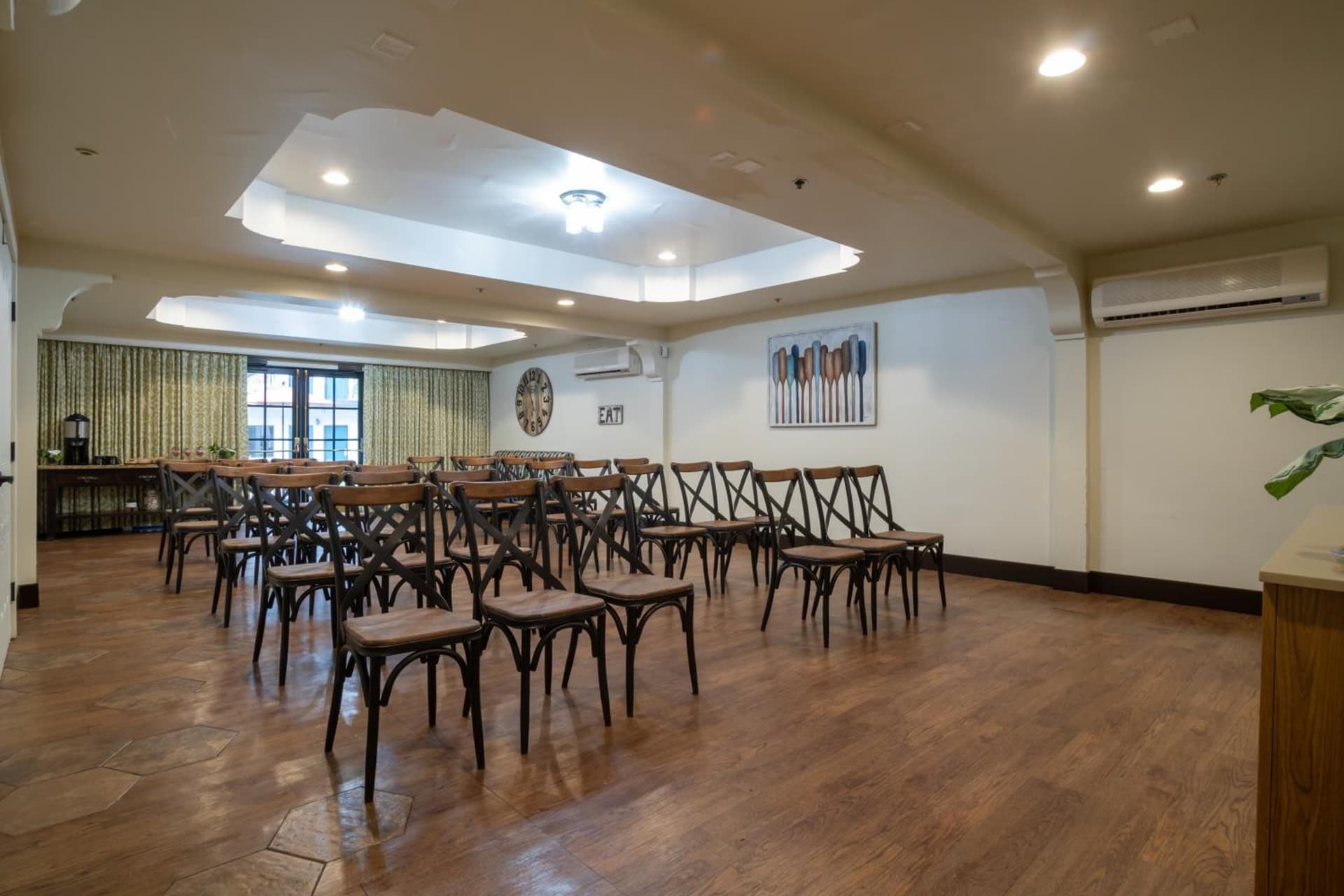 Oxford Suites Pismo Beach gallery photo in Pismo Beach, CA — image 17