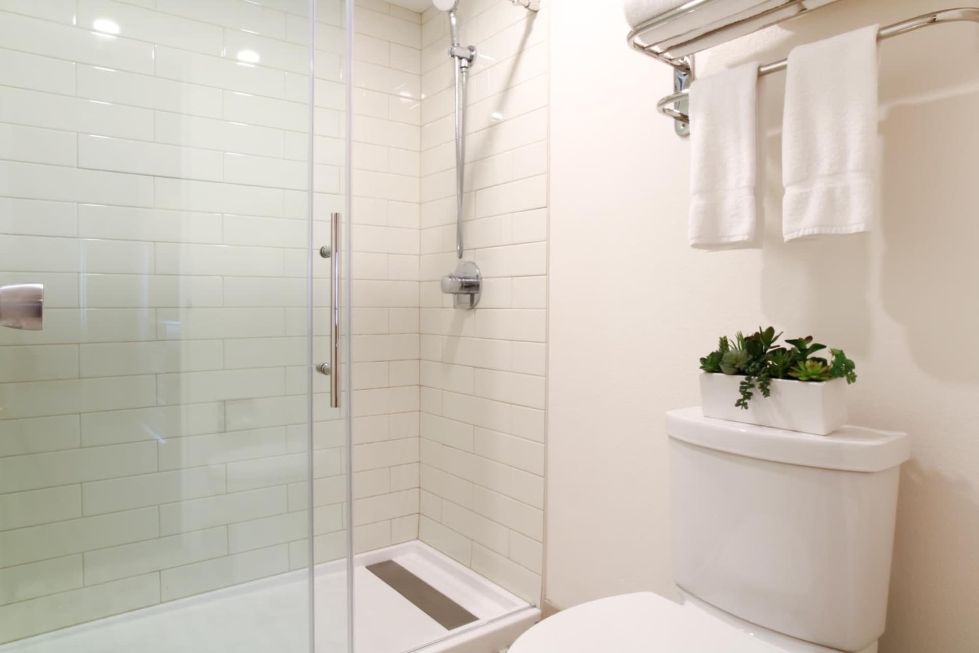 Oxford Suites Pismo Beach gallery photo in Pismo Beach, CA — image 15