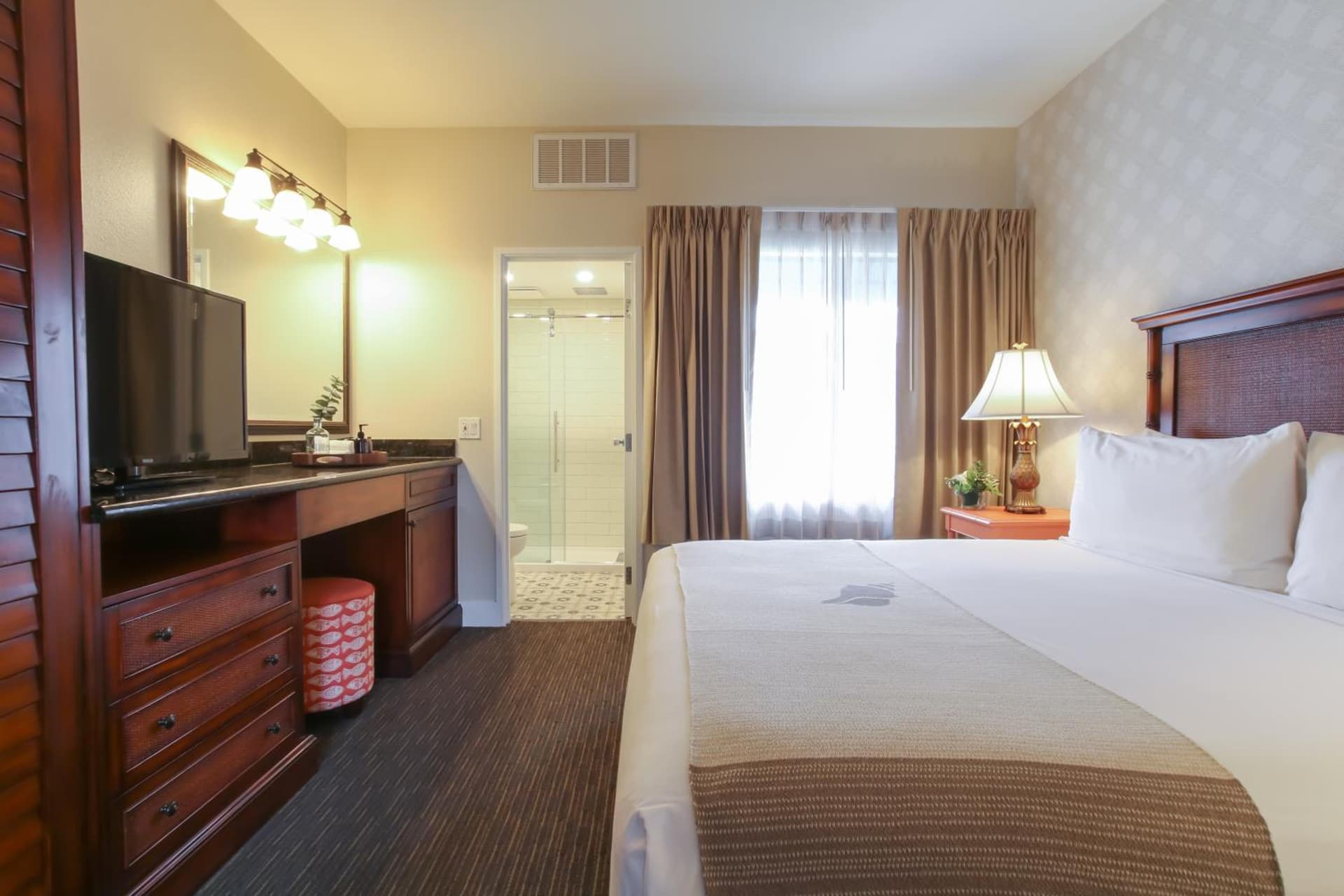 Oxford Suites Pismo Beach gallery photo in Pismo Beach, CA — image 35