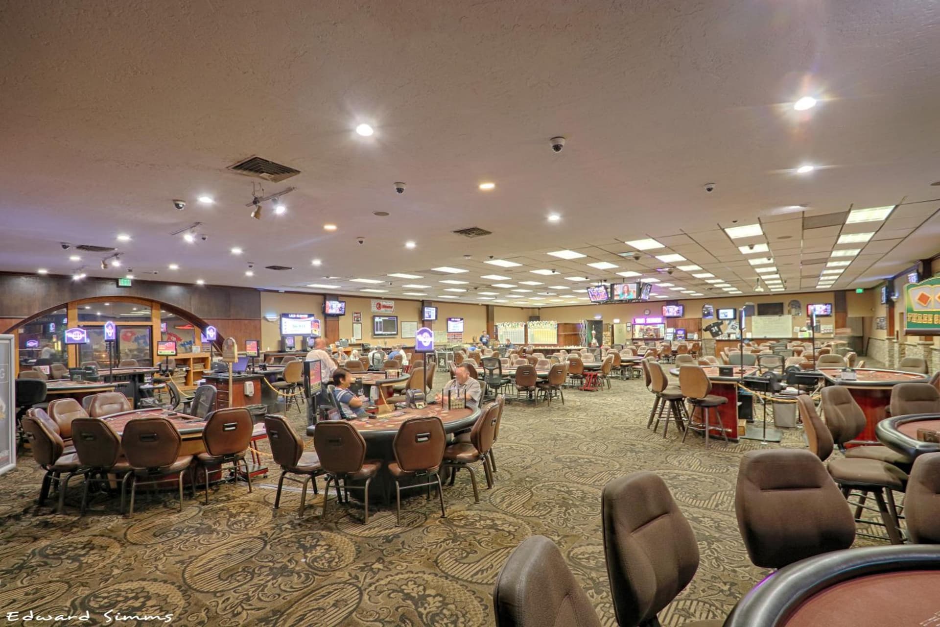Econo Lodge Lake Elsinore Casino property views in Lake Elsinore, CA — gallery photo 3