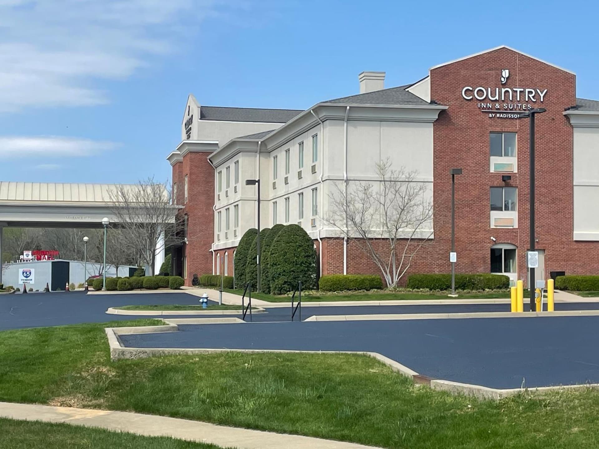 Country Inn & Suites Etown featured exterior or lobby in Elizabethtown, KY — similar hotel