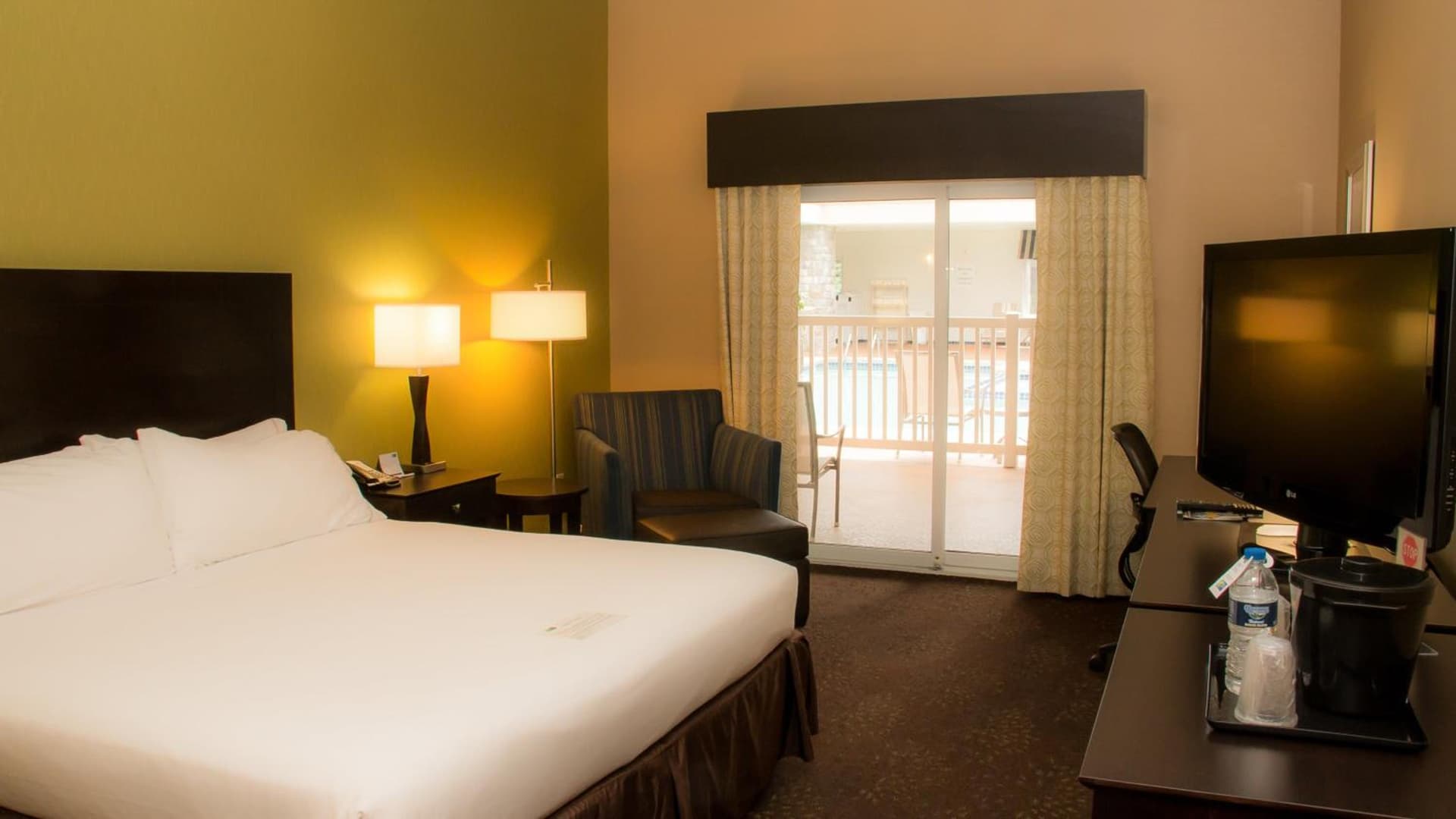 Holiday Inn Express Hotel & Suites Saginaw by IHG gallery photo in Saginaw, MI — image 54