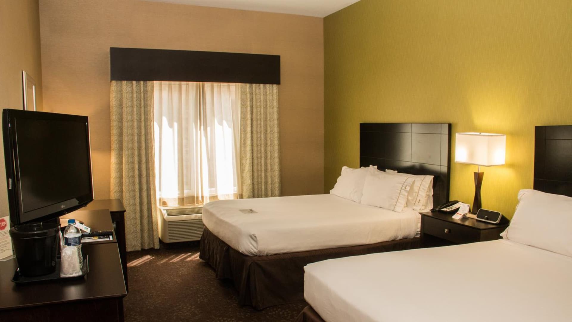 Holiday Inn Express Hotel & Suites Saginaw by IHG gallery photo in Saginaw, MI — image 28