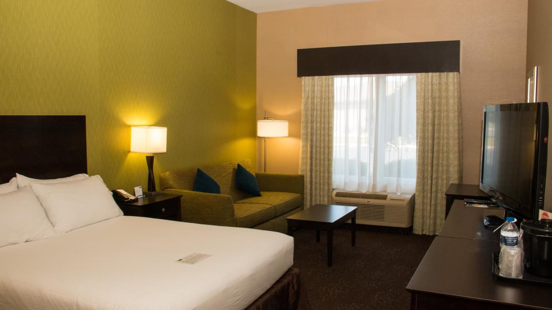 Holiday Inn Express Hotel & Suites Saginaw by IHG gallery photo in Saginaw, MI — image 67
