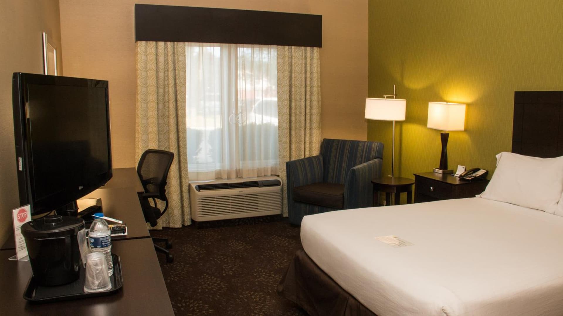 Holiday Inn Express Hotel & Suites Saginaw by IHG gallery photo in Saginaw, MI — image 39