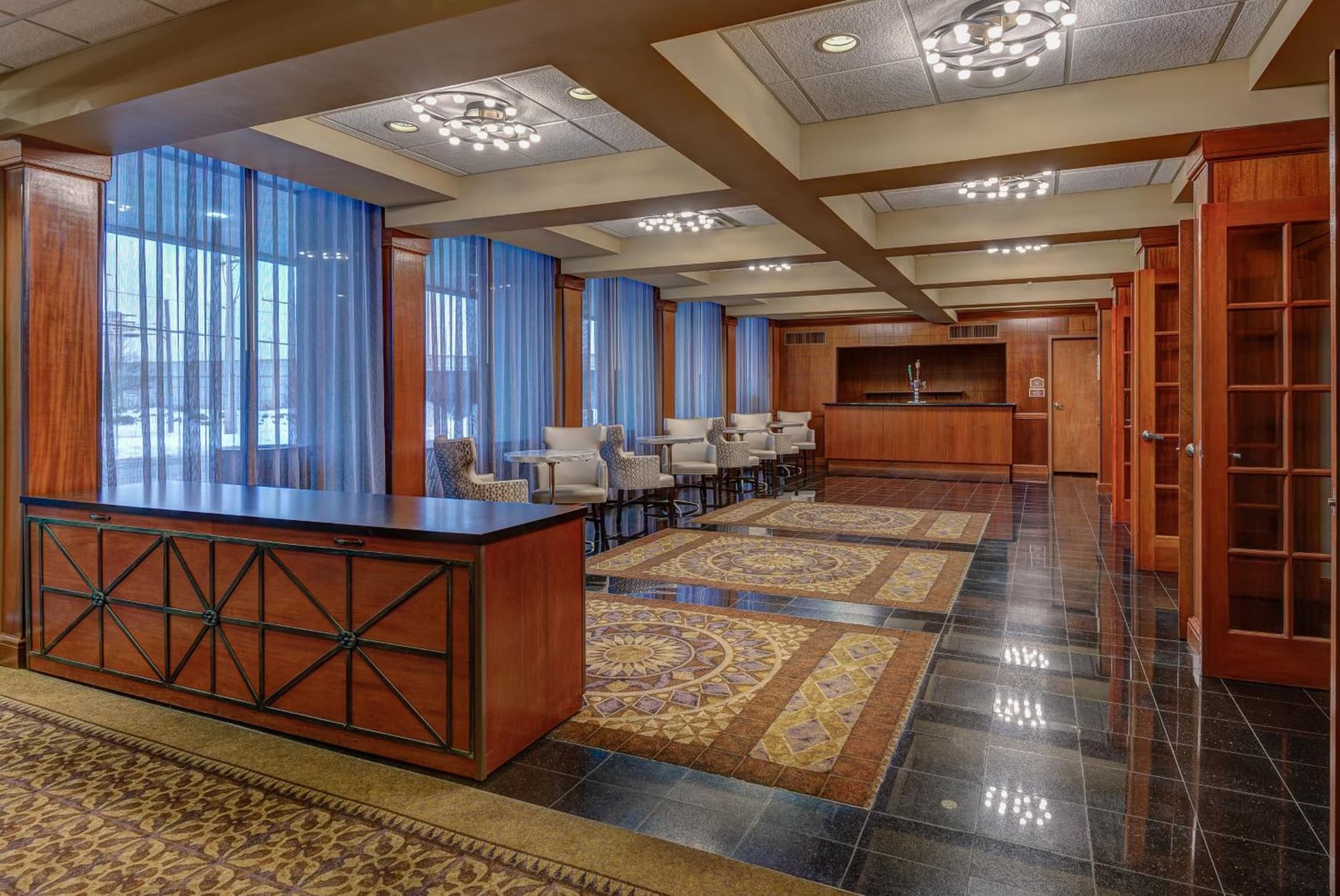 Holiday Inn East Windsor - Cranbury Area interior in Hightstown, NJ — gallery photo 2