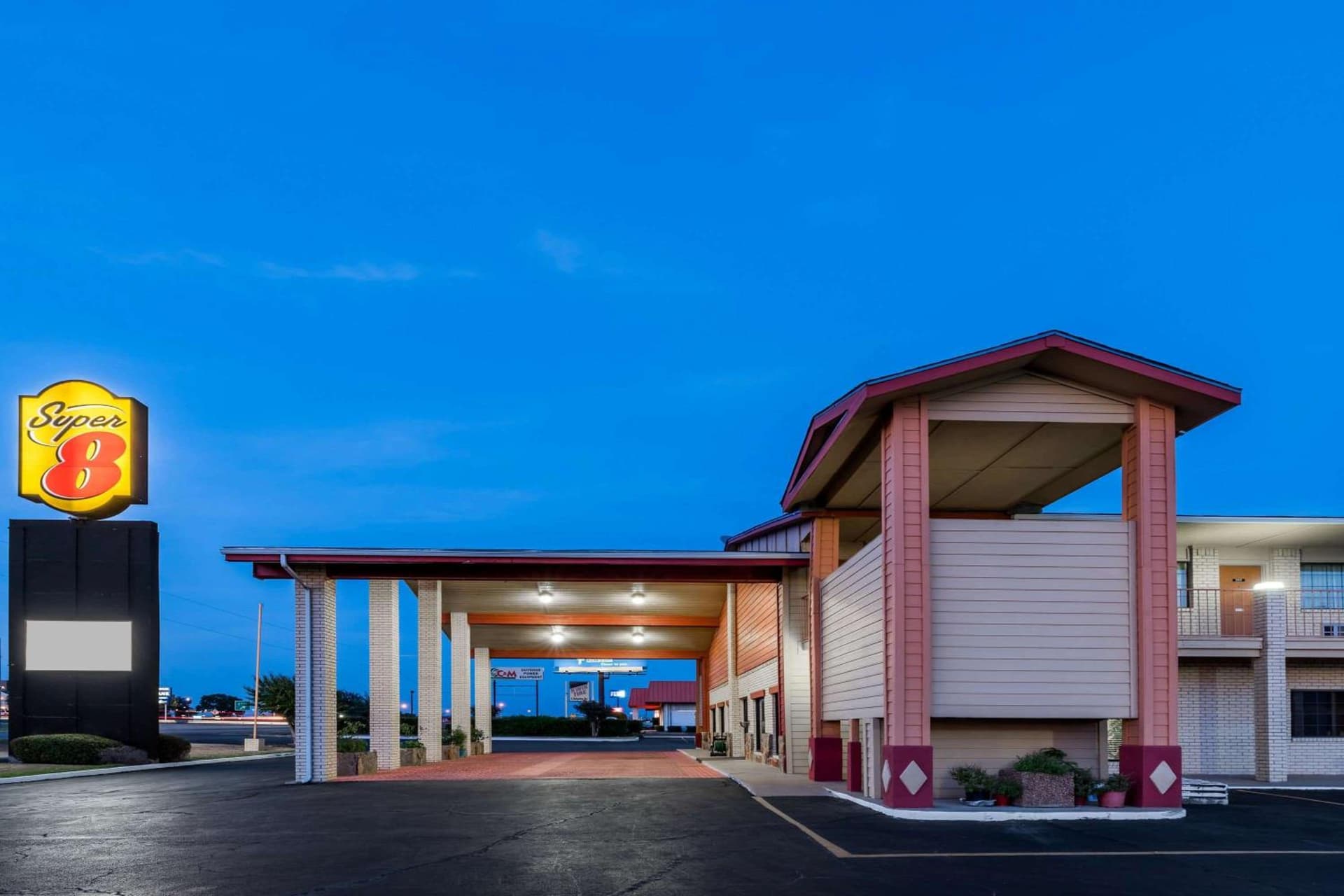 Super 8 by Wyndham Waco/Mall area TX exterior or lobby in Waco, TX — main listing photo