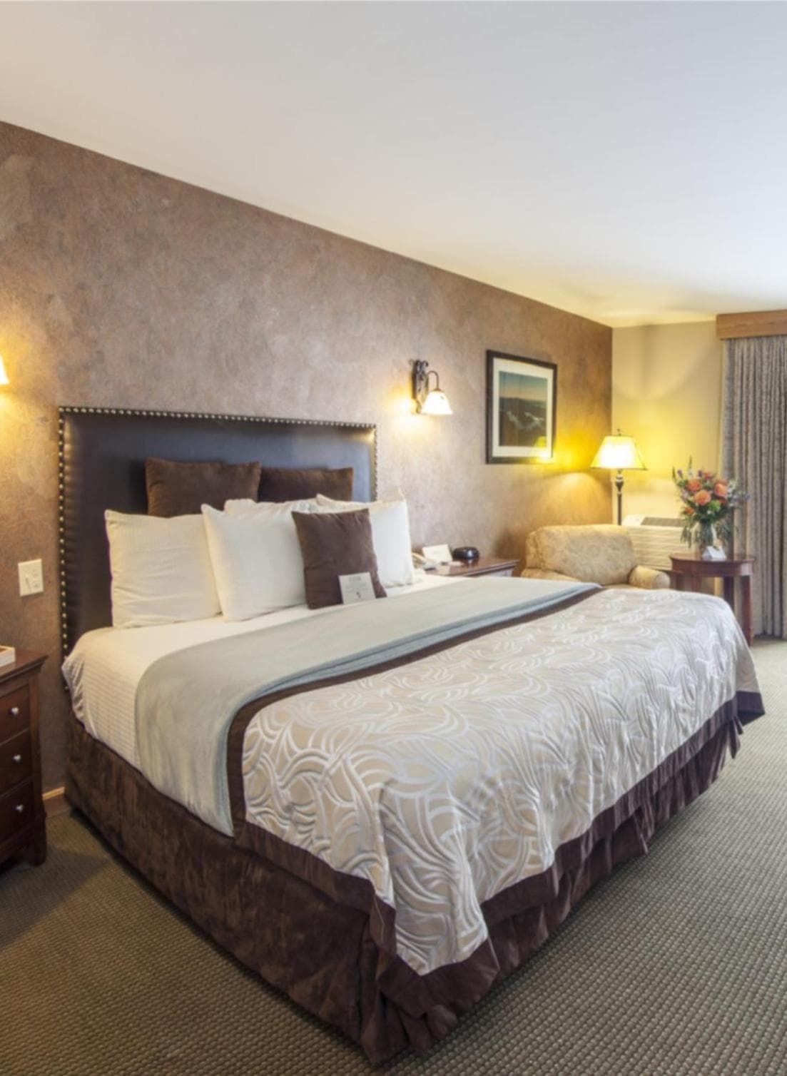 Golden Arrow Lakeside Resort interior in Lake Placid, NY — gallery photo 2