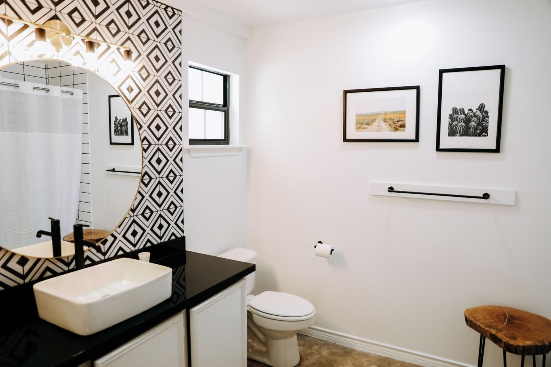 Wimberley Inn & bar gallery photo in Wimberley, TX — image 31