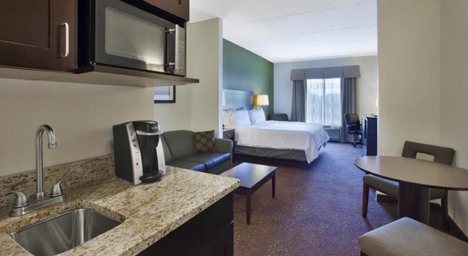 Holiday Inn Express Hotel & Suites Saginaw by IHG gallery photo in Saginaw, MI — image 68