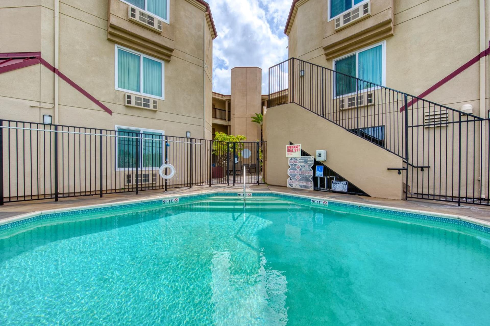 Days Inn by Wyndham Carlsbad gallery photo in Carlsbad, CA — image 39