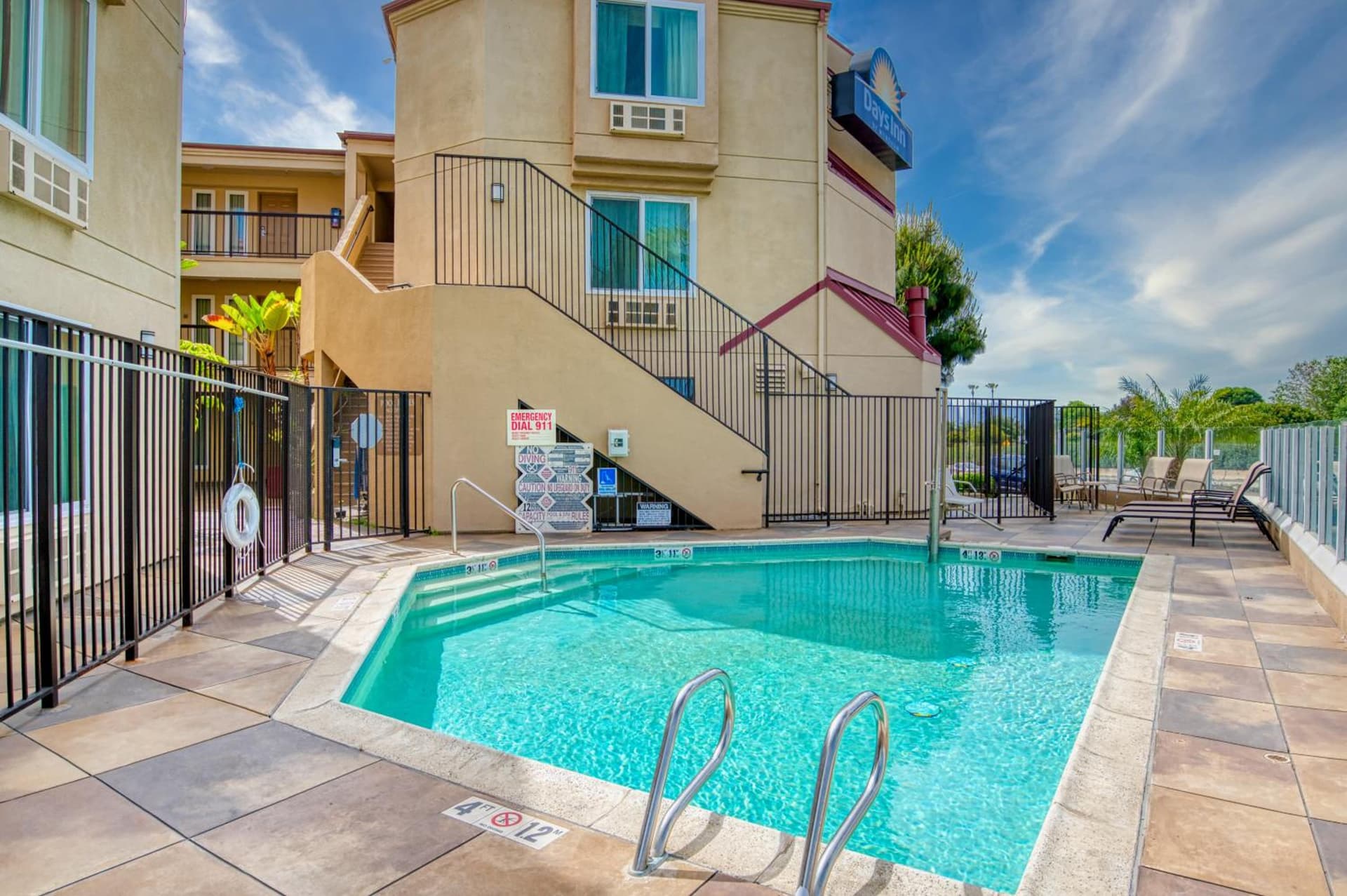 Days Inn by Wyndham Carlsbad gallery photo in Carlsbad, CA — image 33