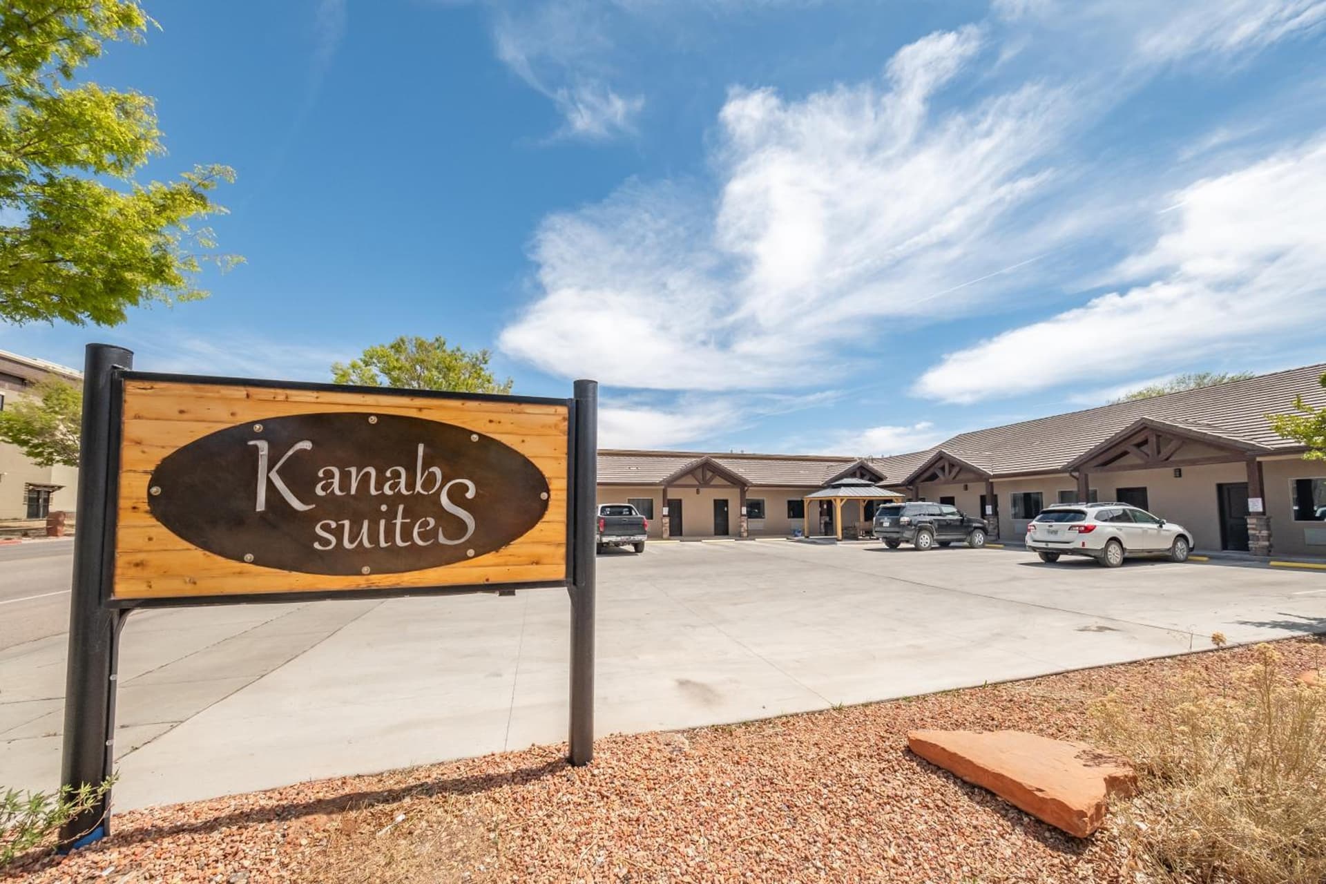 Kanab Suites featured exterior or lobby in Kanab, UT — similar hotel