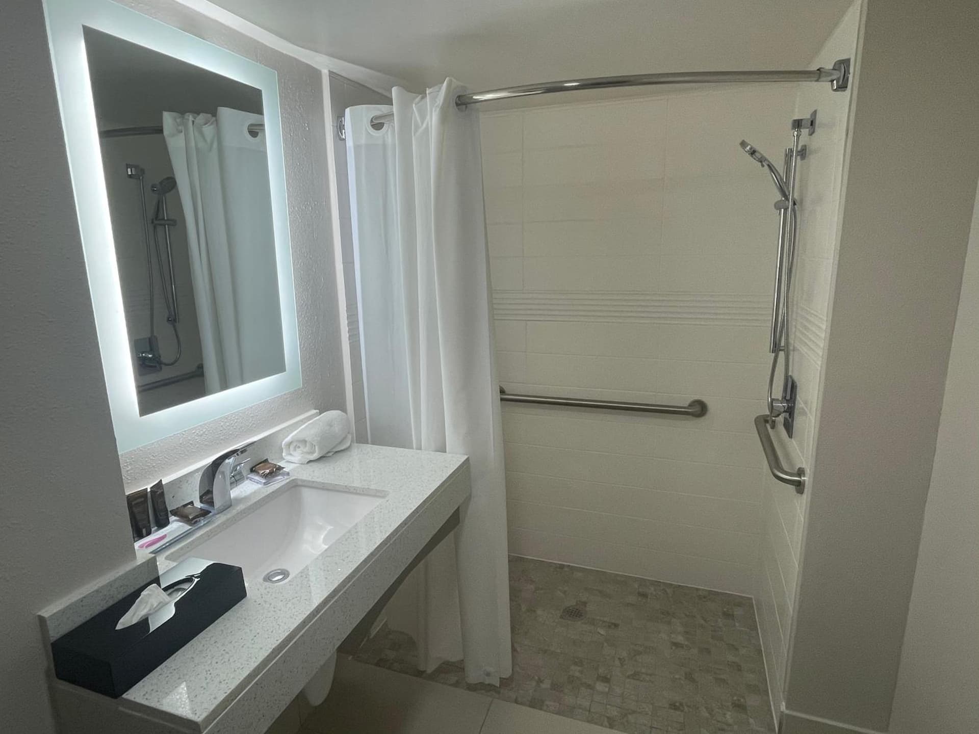 Wingate by Wyndham Panama City Area Lynn Haven gallery photo in Panama City, FL — image 4