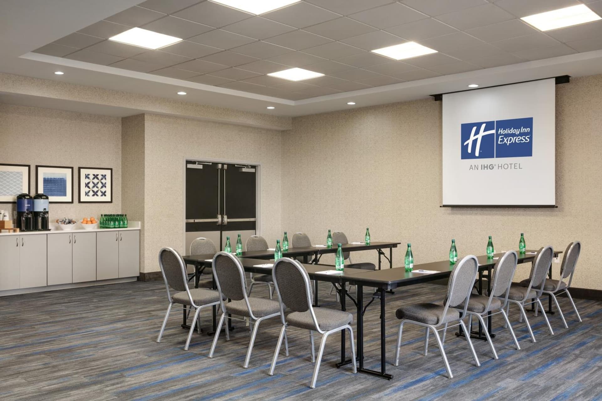 Holiday Inn Express Hotel & Suites Norfolk Airport by IHG gallery photo in Norfolk, VA — image 78