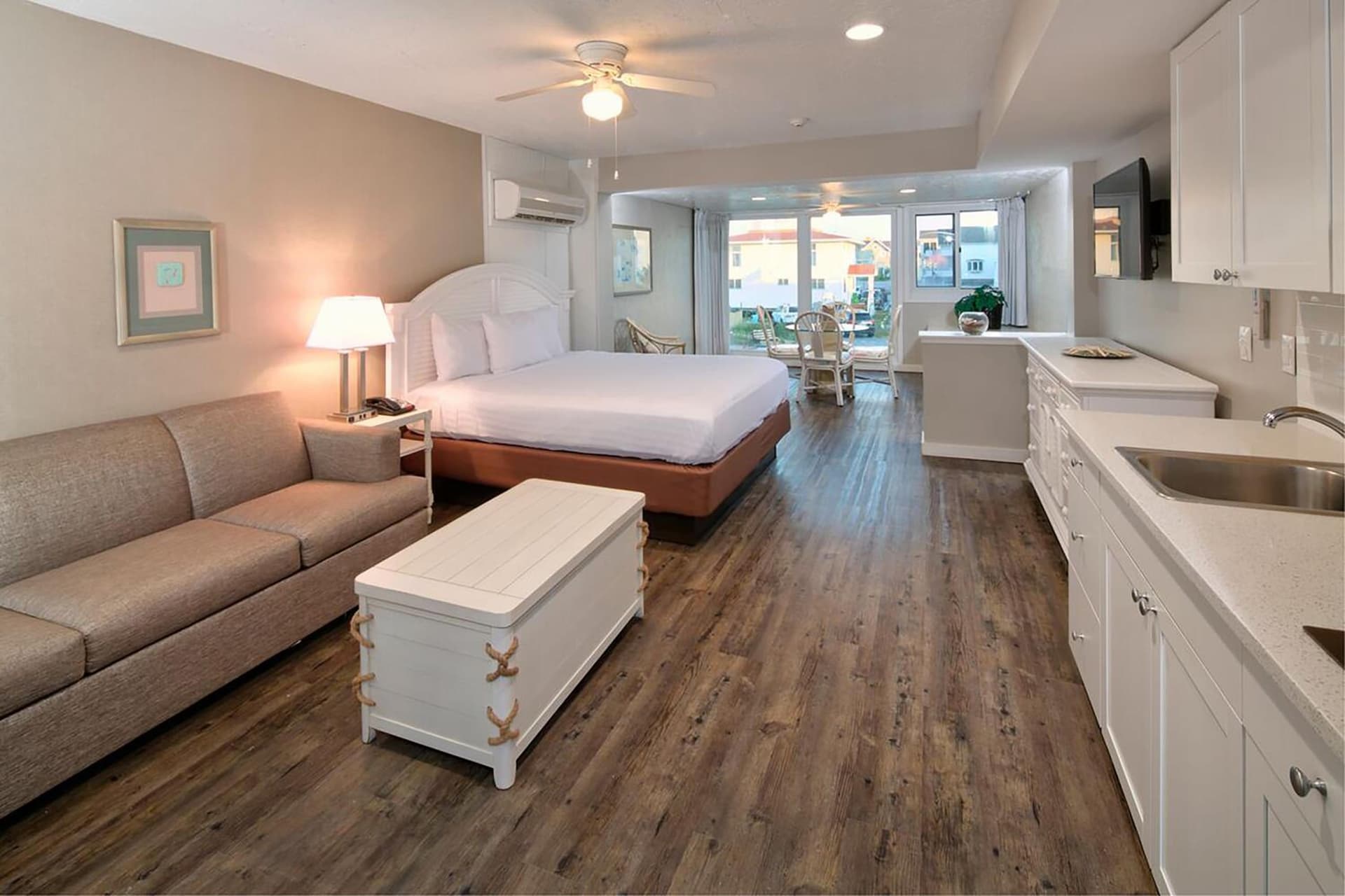 Surf Club Oceanfront Hotel gallery photo in Dewey Beach, DE — image 9