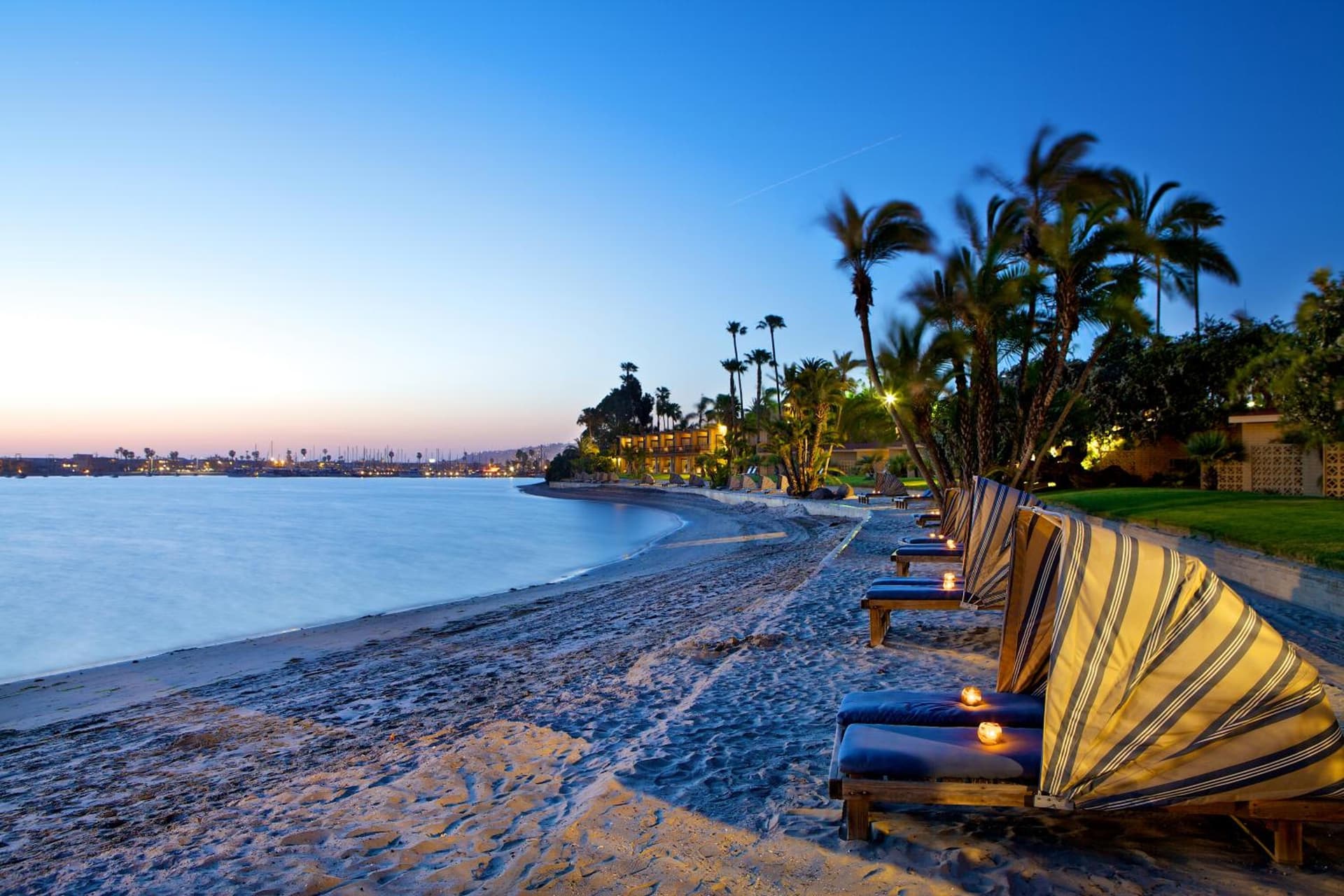 Bahia Resort Hotel interior in San Diego, CA — gallery photo 2
