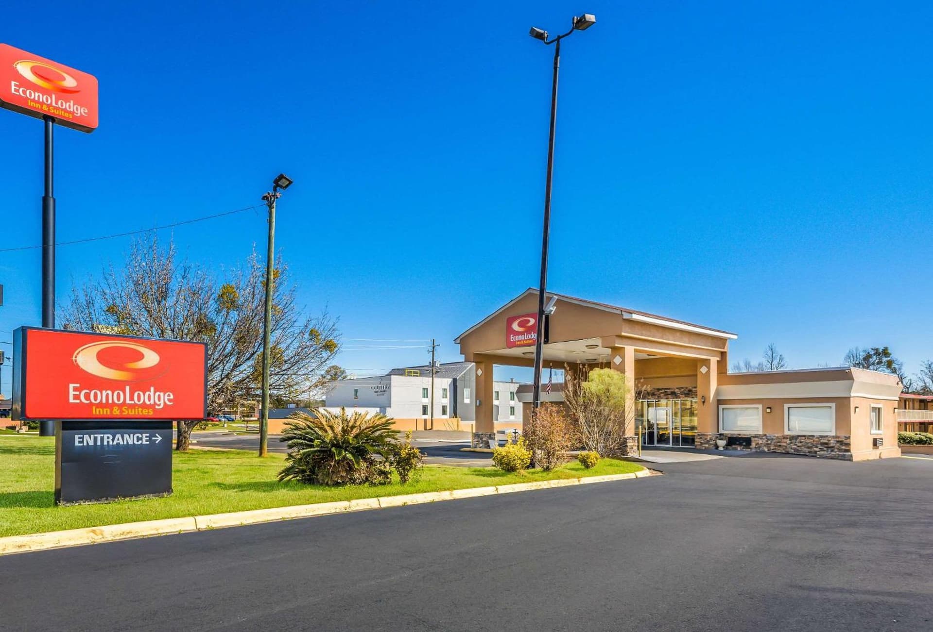 Econo Lodge Inn & Suites Macon West interior in Macon, GA — gallery photo 2