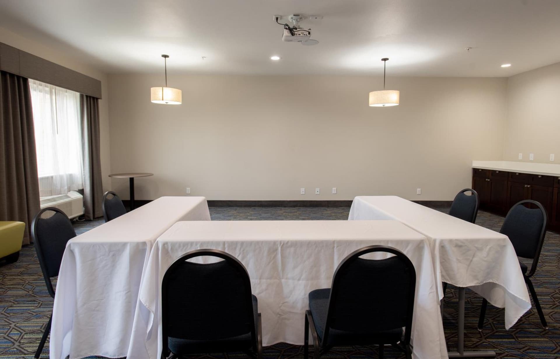Holiday Inn Express Hotel and Suites Port Aransas/Beach Area by IHG gallery photo in Port Aransas, TX — image 9