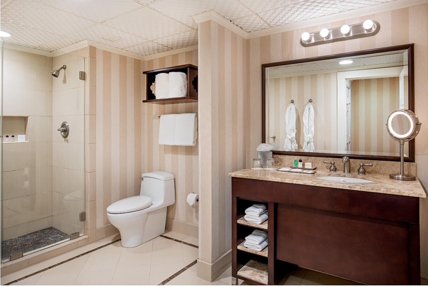 The Equinox Golf Resort & Spa gallery photo in Manchester — image 35