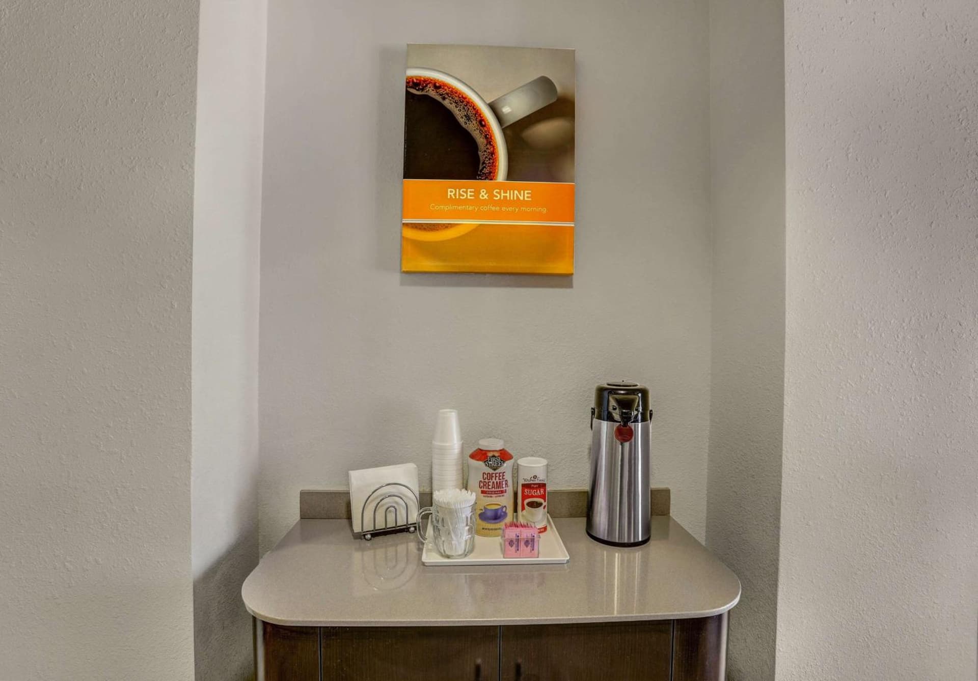 Howard Johnson by Wyndham Lemoore Near Naval Air Station gallery photo in Lemoore, CA — image 25