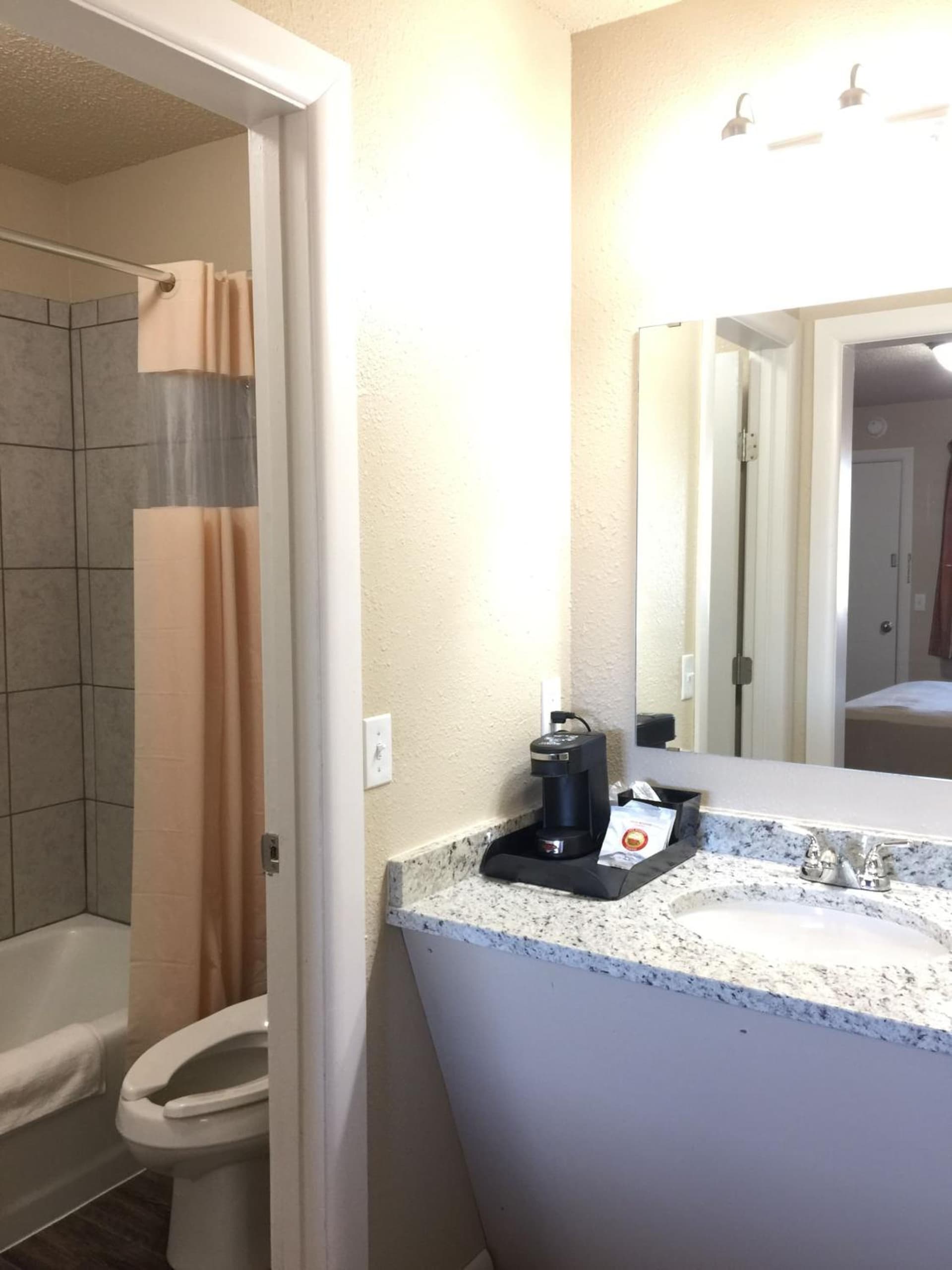 Downtown Motel Woodward property views in Woodward, OK — gallery photo 3