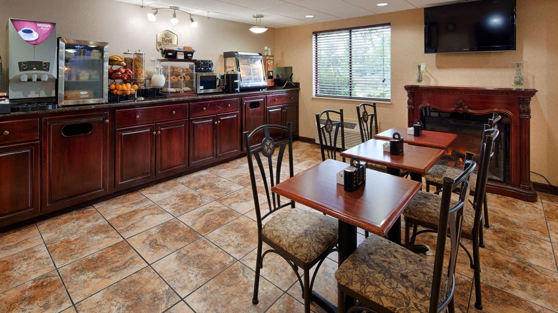 Best Western Richland Inn Mansfield property views in Mansfield, OH — gallery photo 3