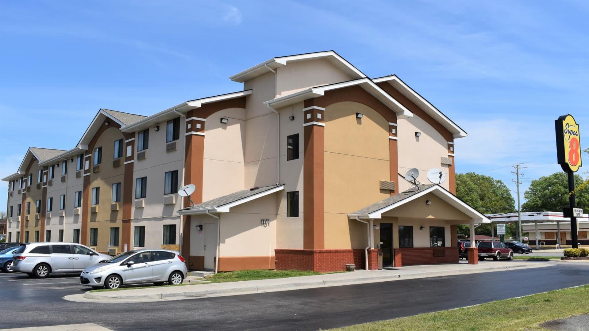 Super 8 by Wyndham Newport News/Jefferson Ave. gallery photo in Newport News, VA — image 13