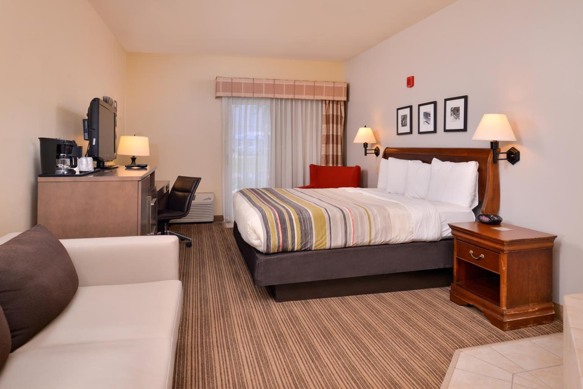 Country Inn & Suites by Radisson, Omaha Airport, IA gallery photo in Omaha, NE — image 36