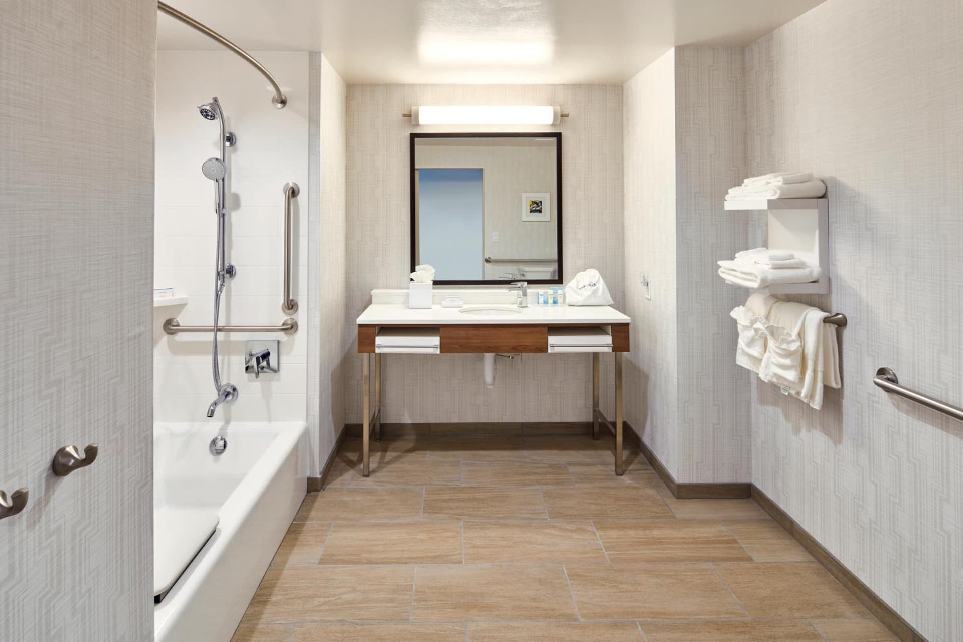 Hampton Inn & Suites Sacramento at CSUS gallery photo in Sacramento, CA — image 20