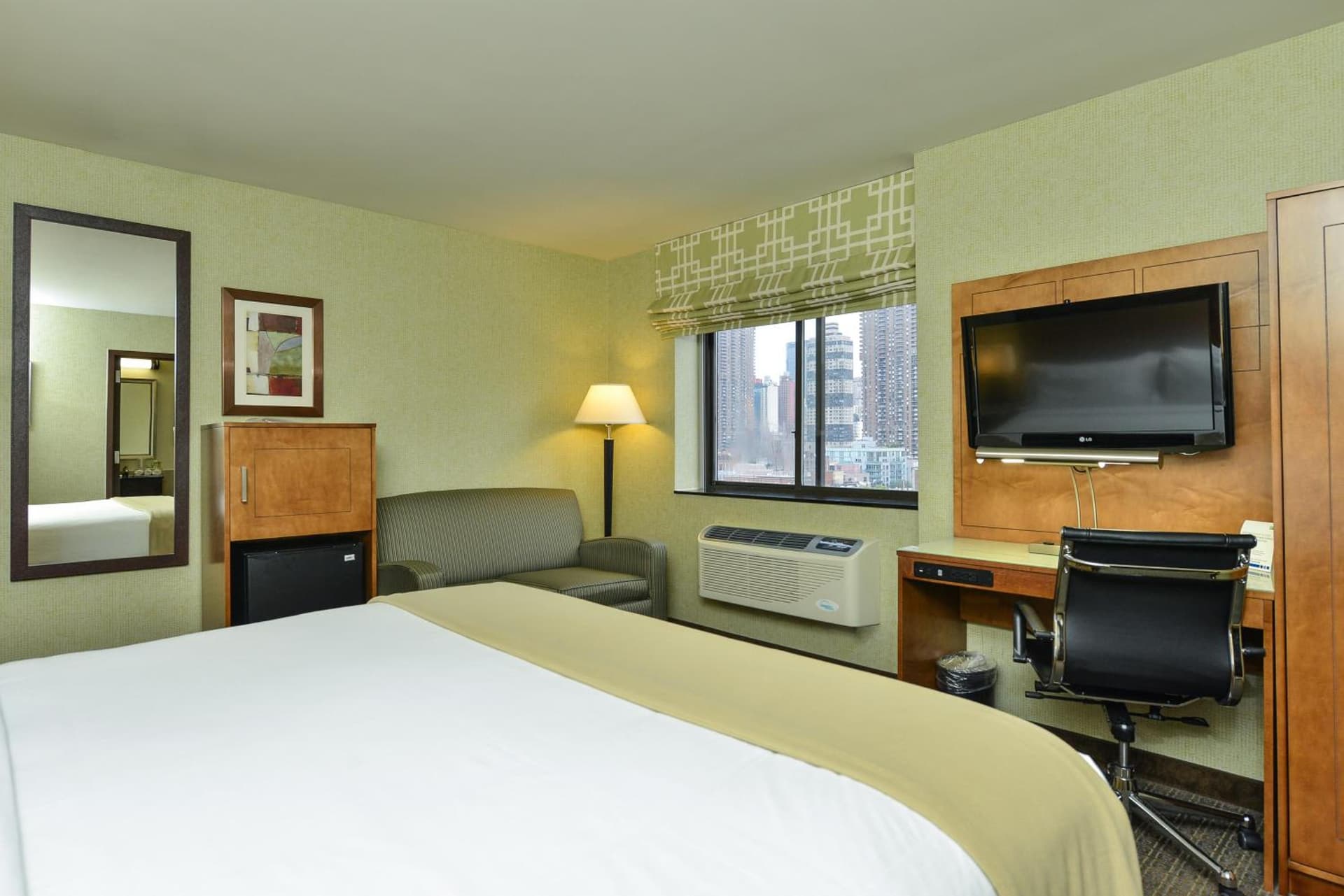 Holiday Inn Express Manhattan Midtown West by IHG interior in New York, NY — gallery photo 2