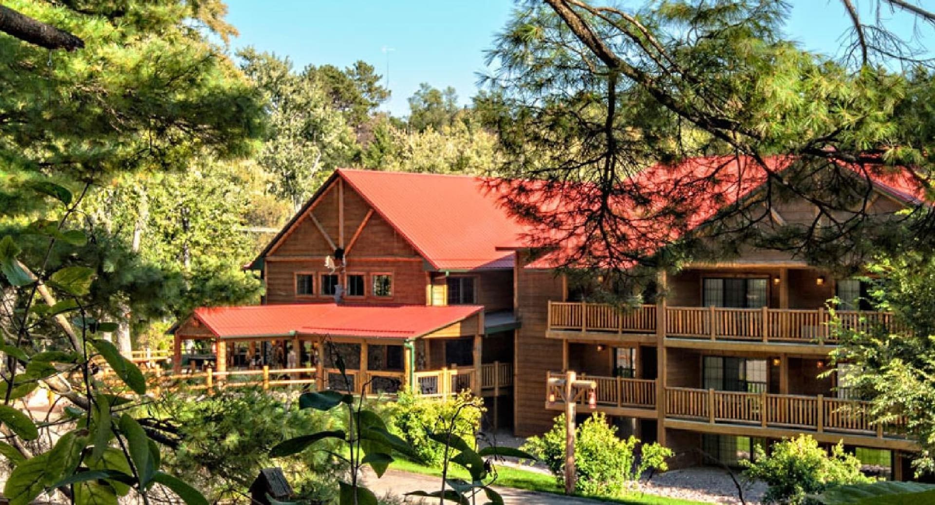 Meadowbrook Resort featured exterior or lobby in Wisconsin Dells, WI — similar hotel