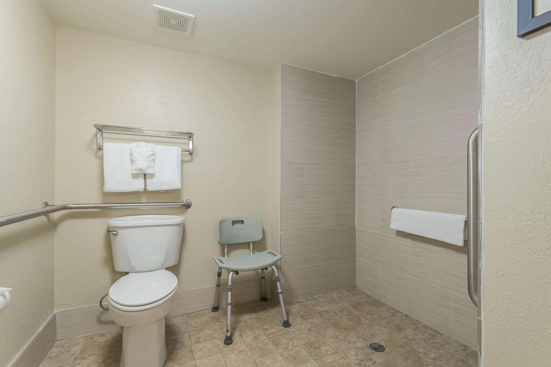 Comfort Inn & Suites Lexington - Hamburg I-75 gallery photo in Lexington, KY — image 44