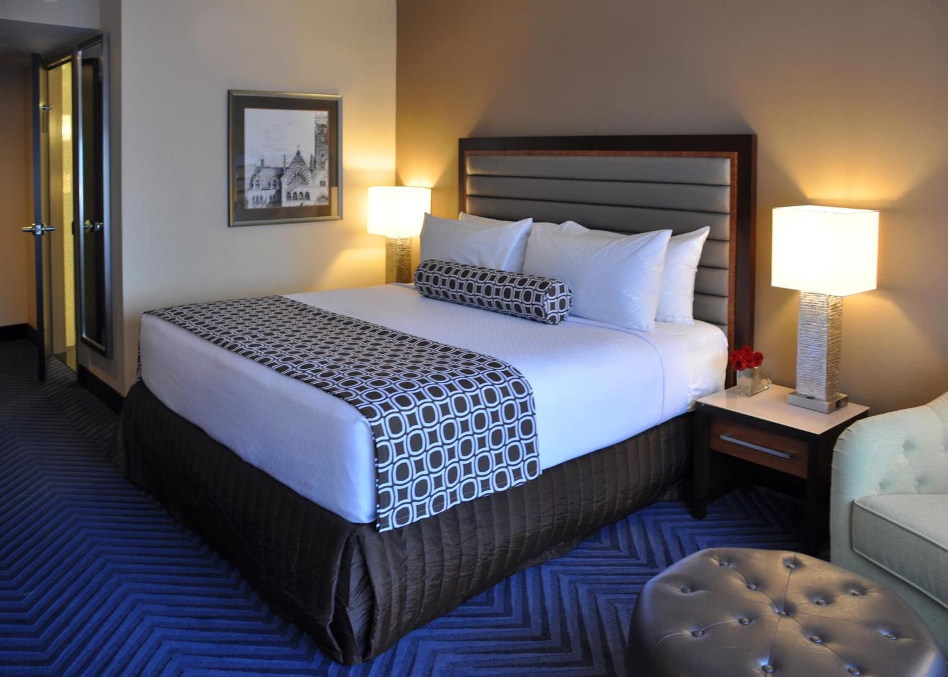 Crowne Plaza Princeton - Conference Center by IHG interior in Princeton, NJ — gallery photo 2