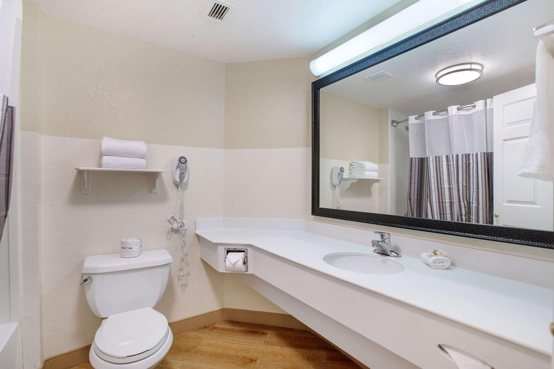 La Quinta by Wyndham Ft. Lauderdale Airport gallery photo in Hollywood, FL — image 6