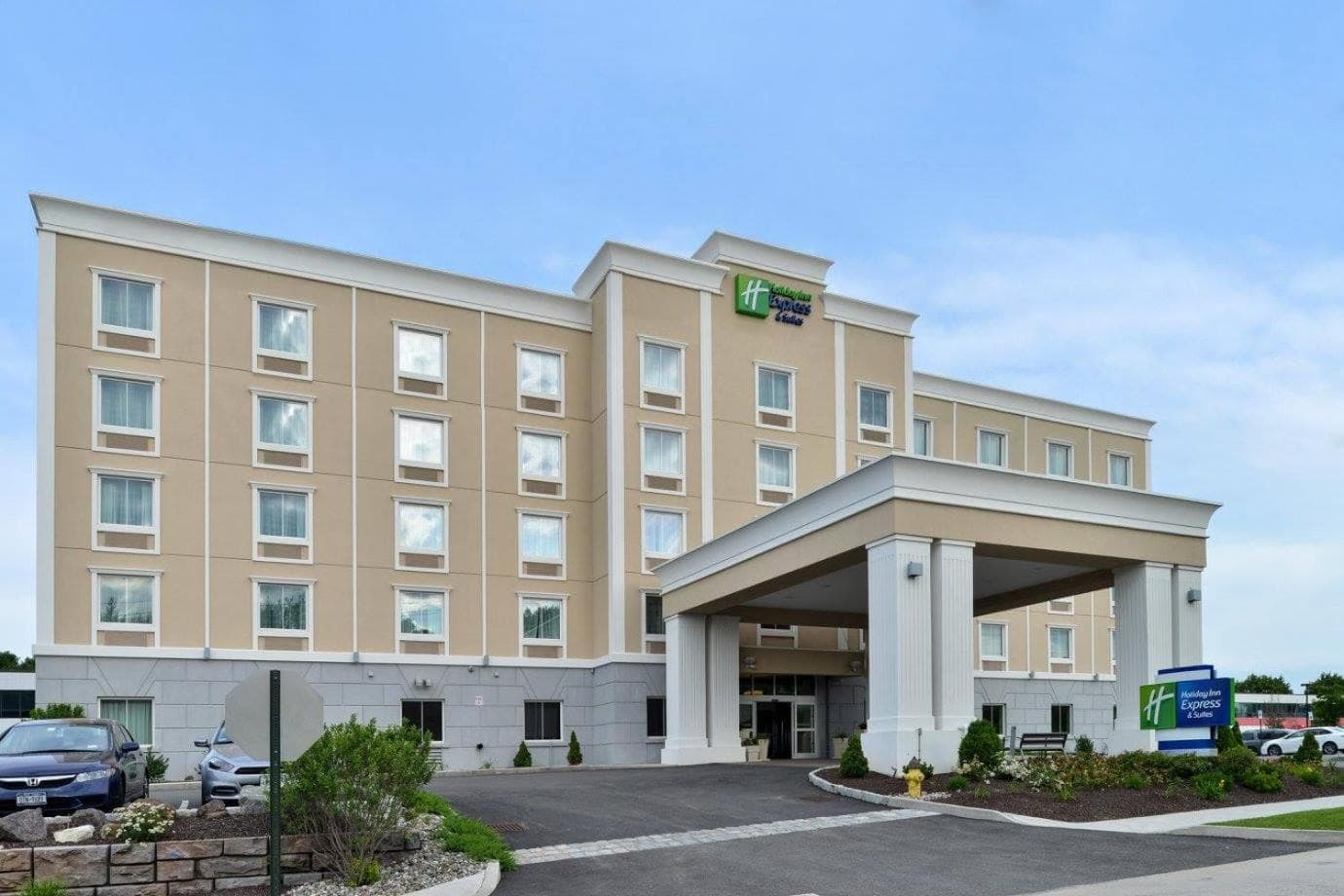 Holiday Inn Express & Suites Peekskill-Lower Hudson Valley by IHG interior in Peekskill, NY — gallery photo 2