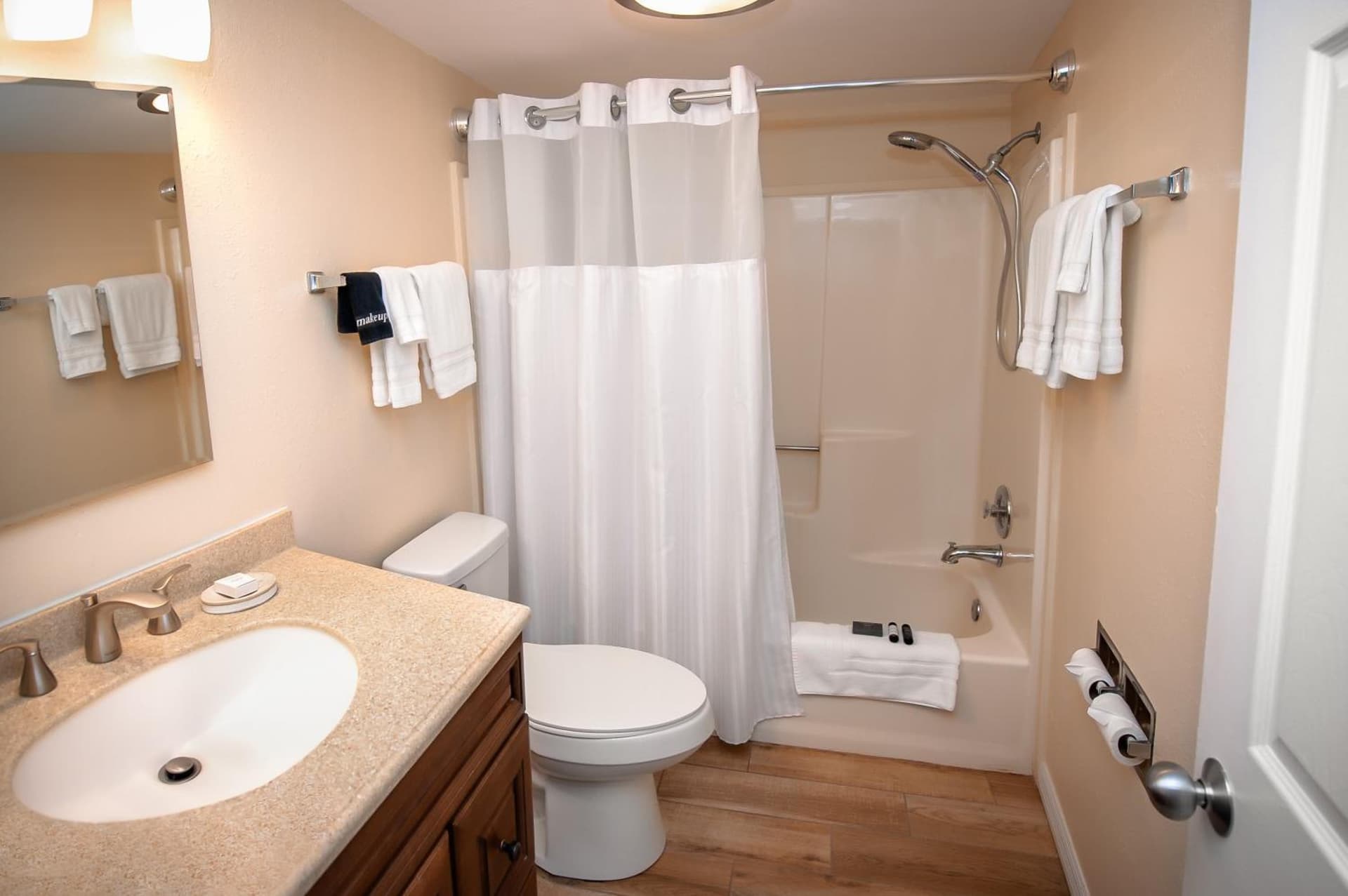 Cedar Cove Resort & Cottages gallery photo in Holmes Beach, FL — image 191