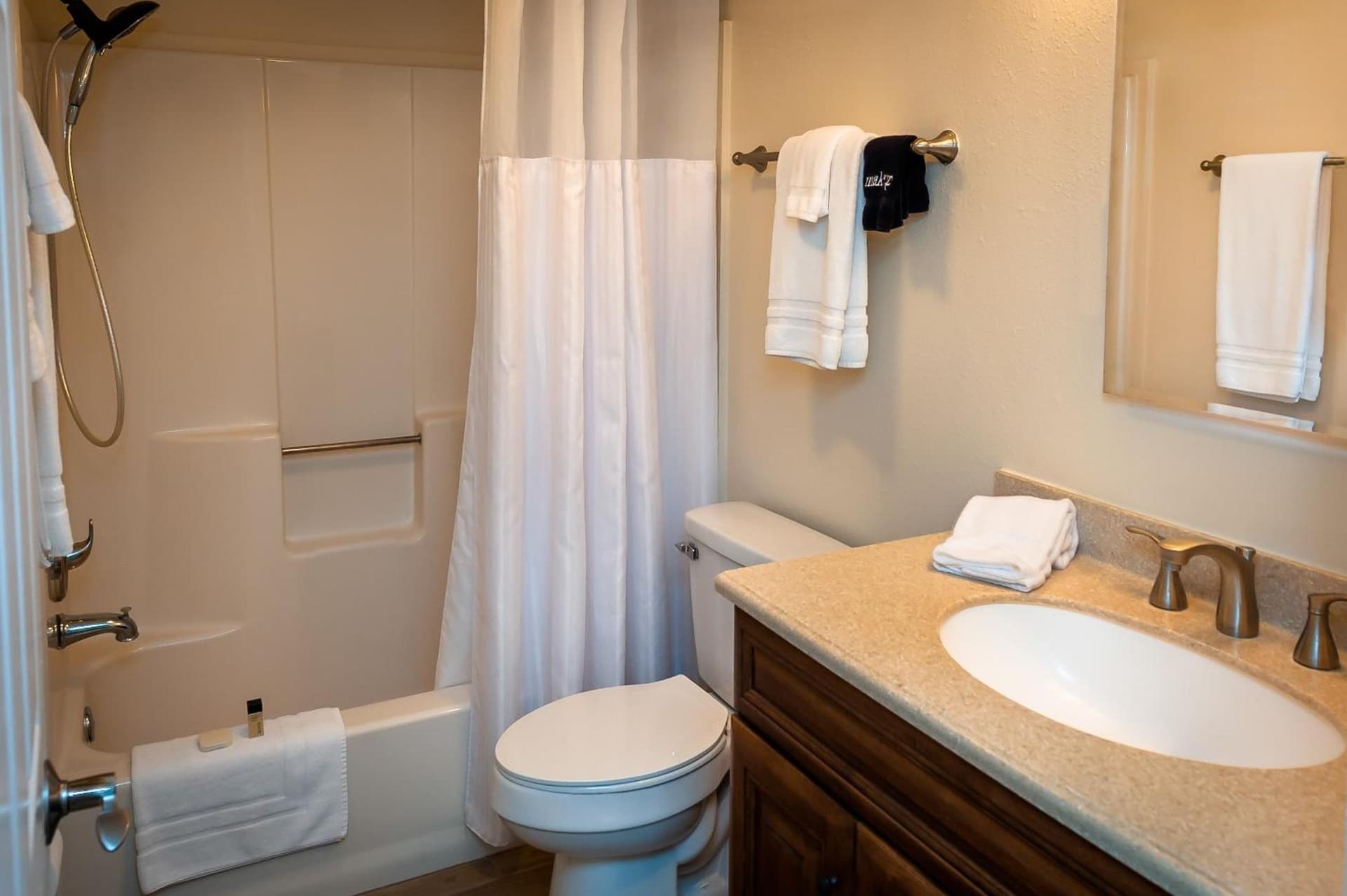 Cedar Cove Resort & Cottages gallery photo in Holmes Beach, FL — image 171