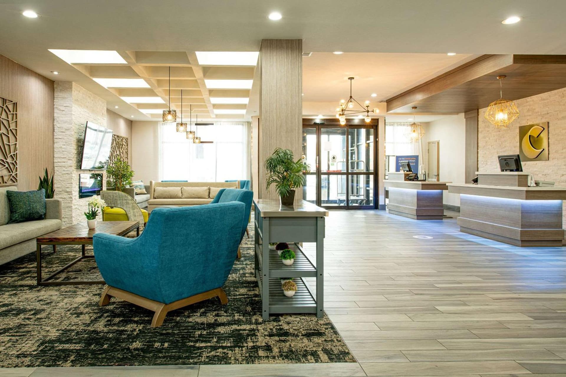 Comfort Suites Oil Center interior in Lafayette, LA — gallery photo 2