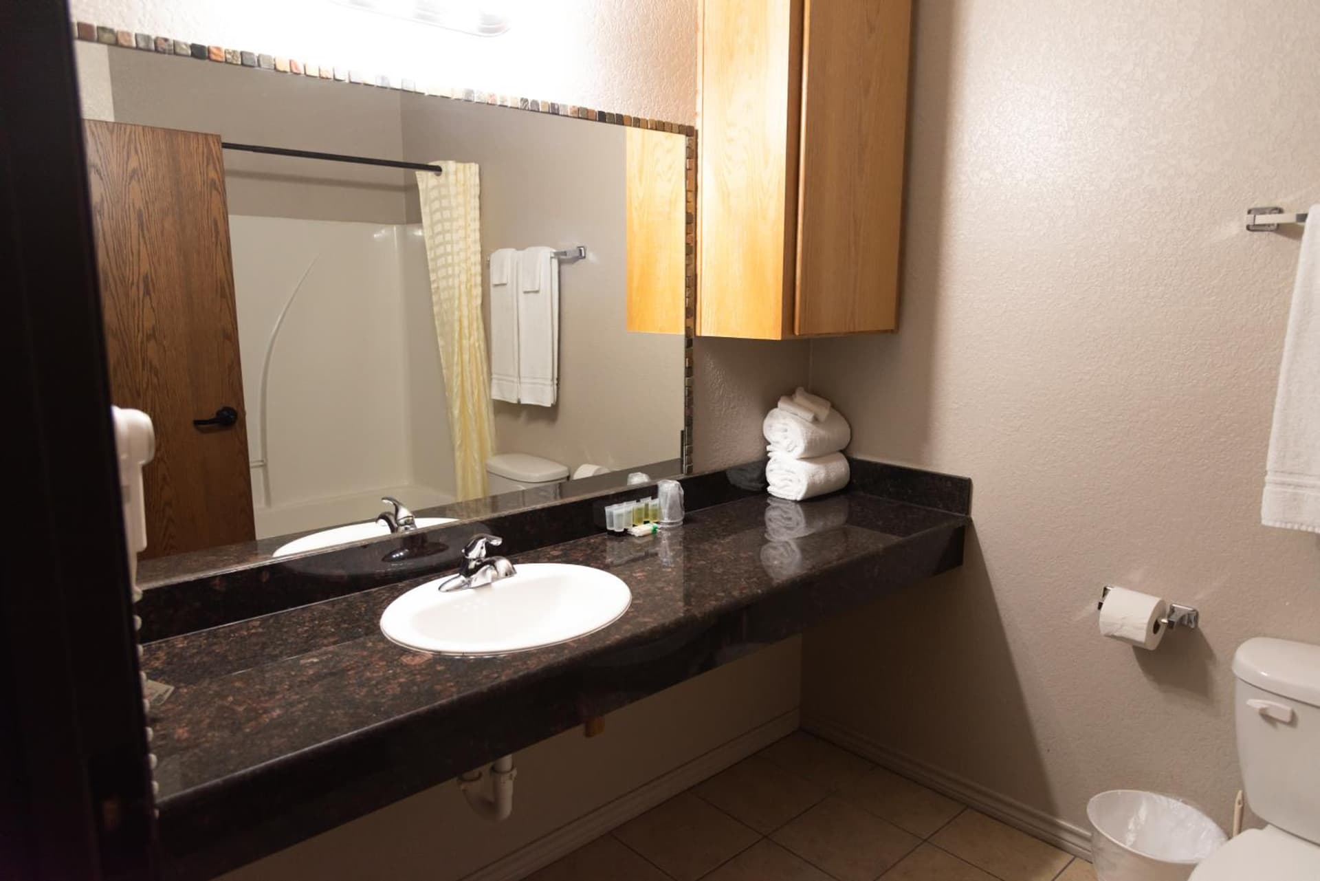 Premium Inn and Suites interior in Killeen, TX — gallery photo 2