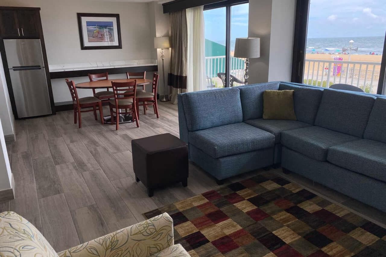 Coastal Hotel & Suites Virginia Beach - Oceanfront gallery photo in Virginia Beach, VA — image 21