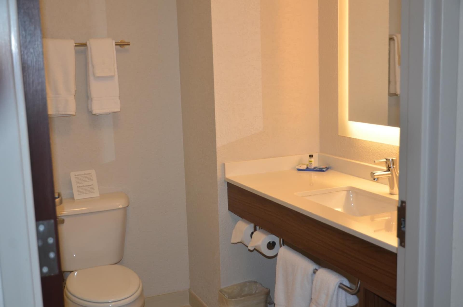 Holiday Inn Express & Suites Rochester by IHG interior in Rochester, NH — gallery photo 2