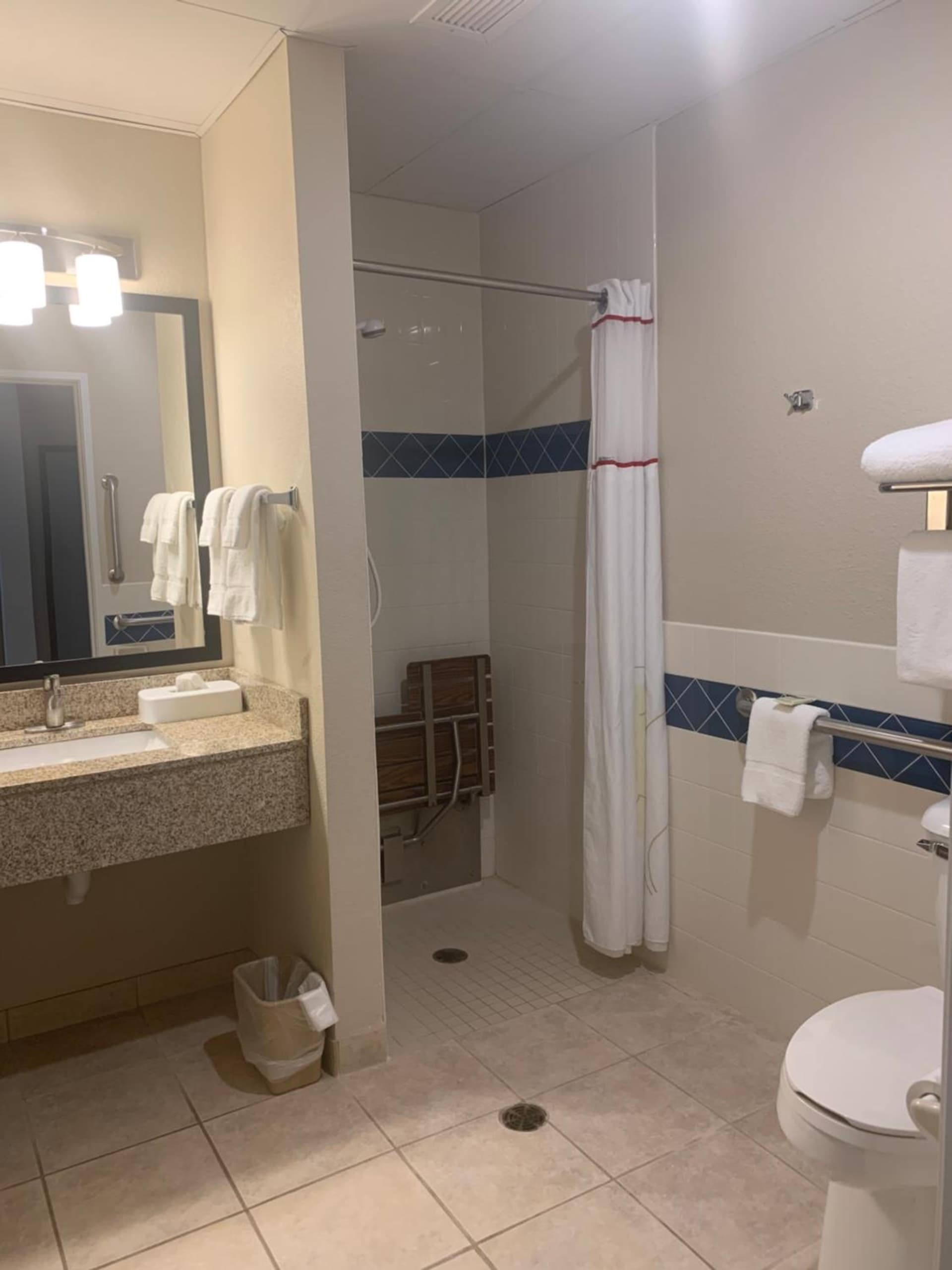 Cobblestone Suites - Oshkosh gallery photo in Oshkosh, WI — image 36