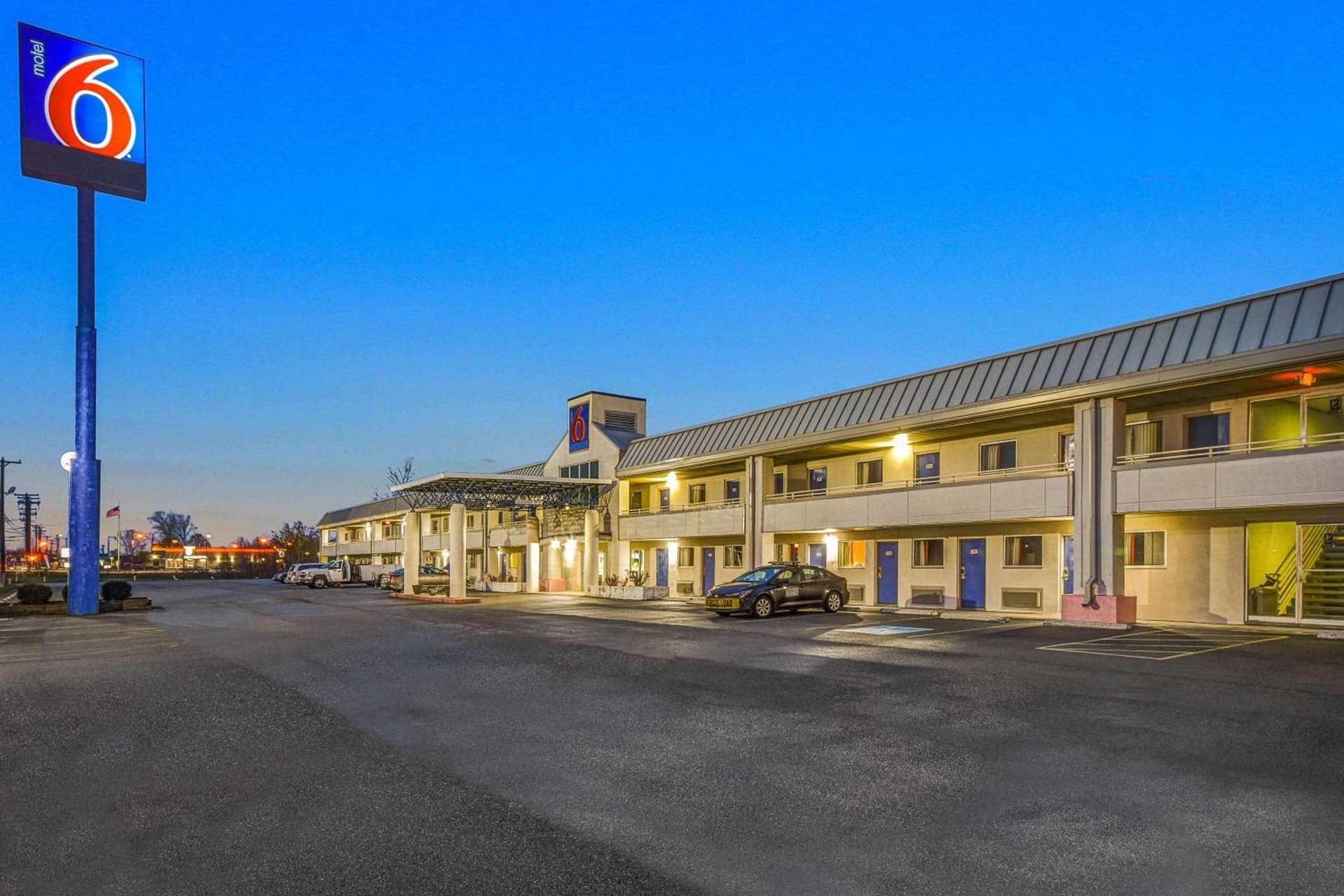 Motel 6-North Ridgeville, OH - Cleveland Intl Airport - N Ridgeville featured exterior or lobby in North Ridgeville, OH — similar hotel