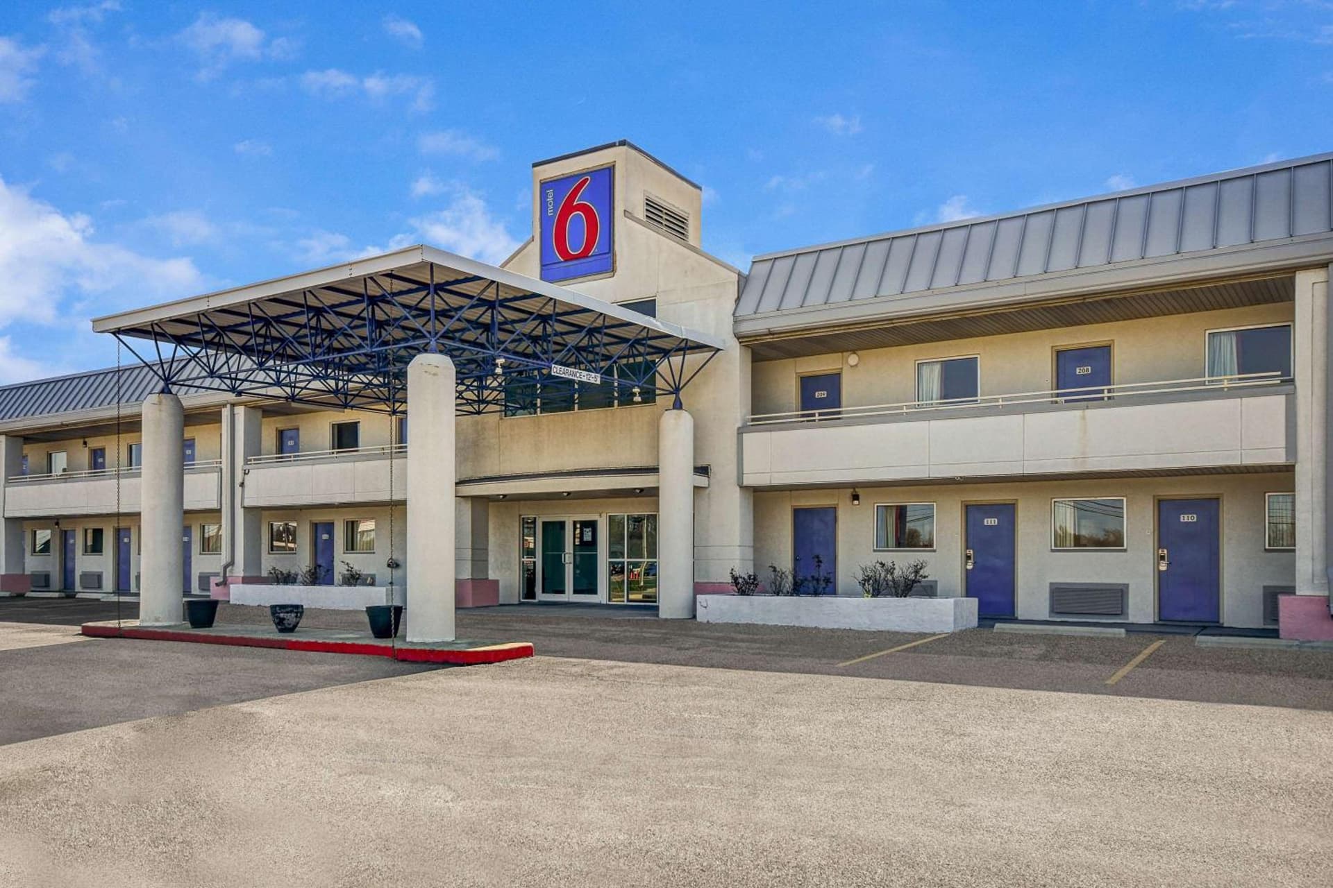Motel 6-North Ridgeville, OH - Cleveland Intl Airport - N Ridgeville interior in North Ridgeville, OH — gallery photo 2