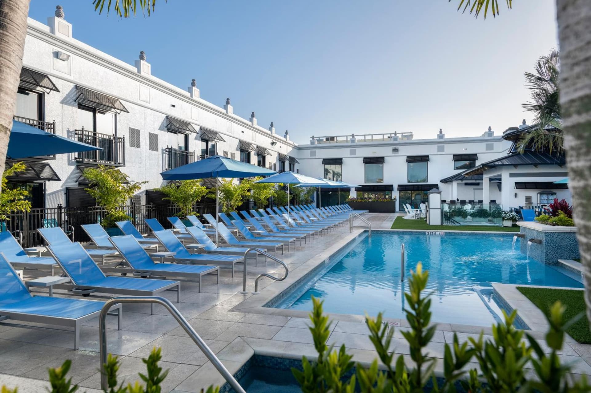 Inn On Fifth interior in Naples, FL — gallery photo 2