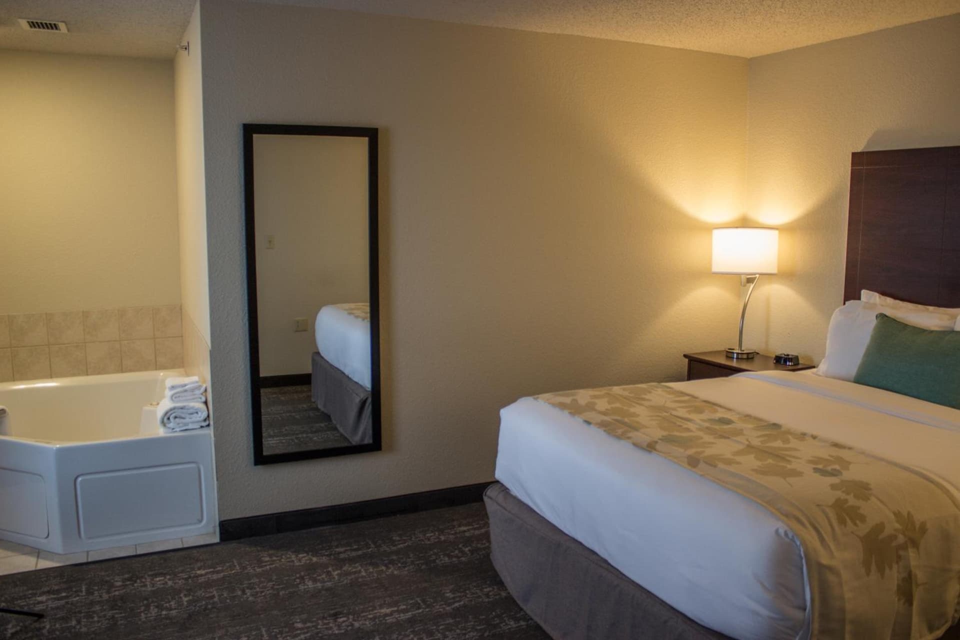 Cobblestone Suites - Oshkosh gallery photo in Oshkosh, WI — image 26