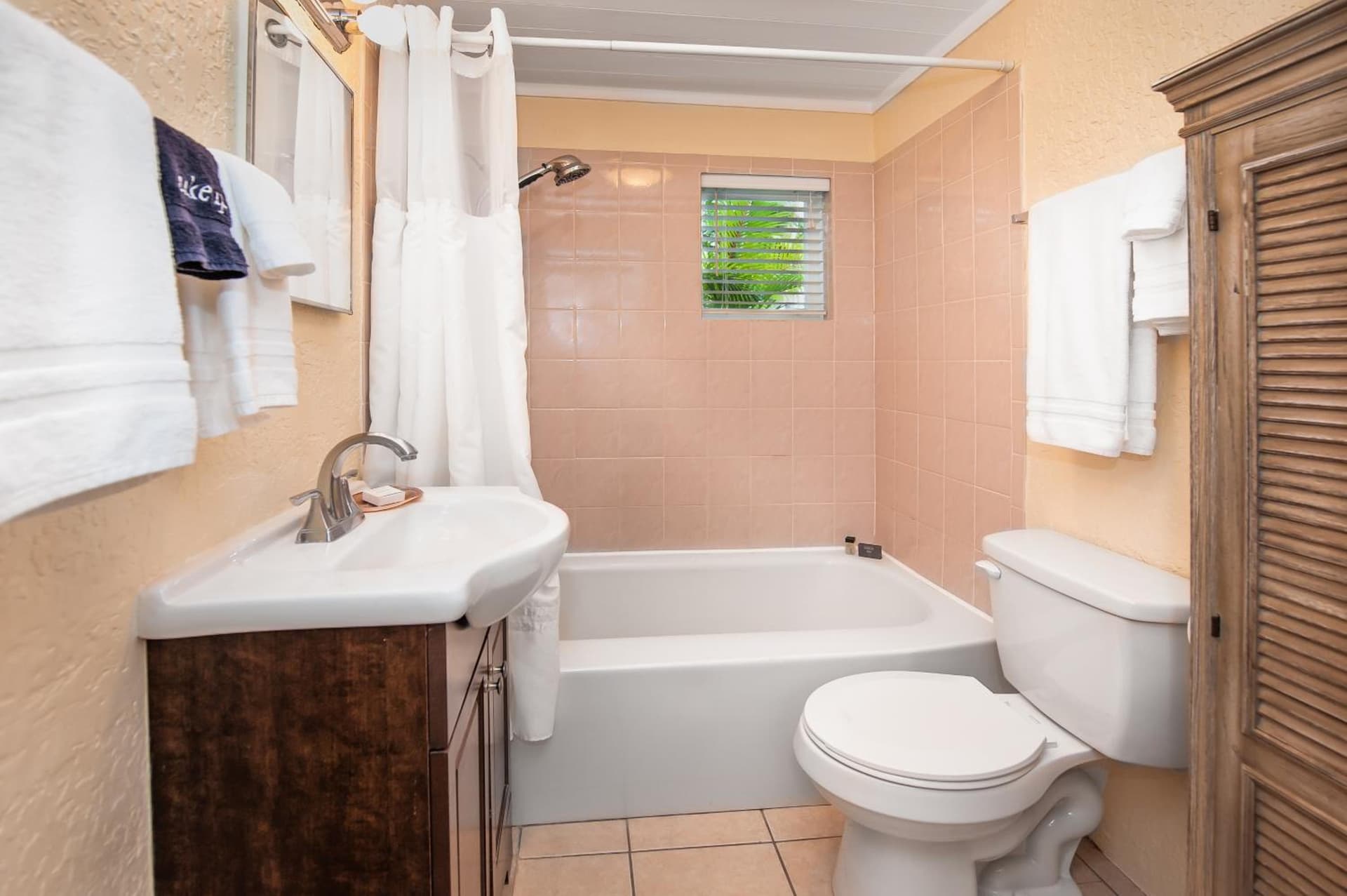 Cedar Cove Resort & Cottages gallery photo in Holmes Beach, FL — image 157