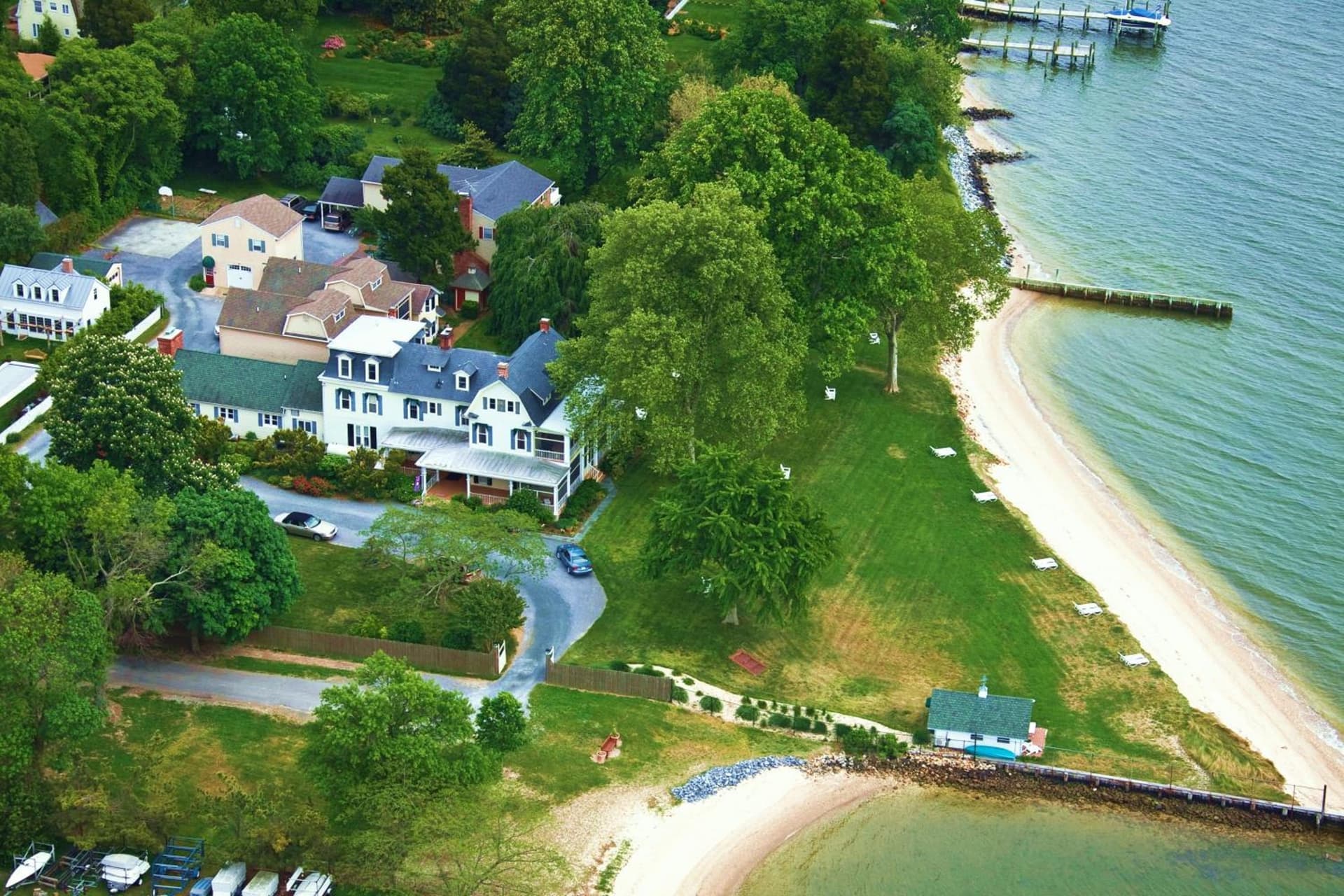Sandaway Suites & Beach featured exterior or lobby in Oxford, MD — similar hotel